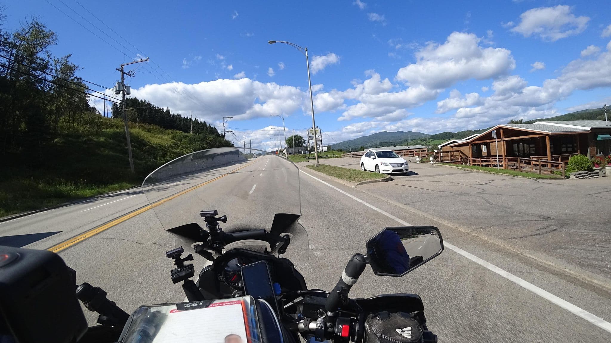 Street view near Motel Le Riviera, La Malbaie — © michelcouturemotomcm (CC BY-SA · Mapillary)