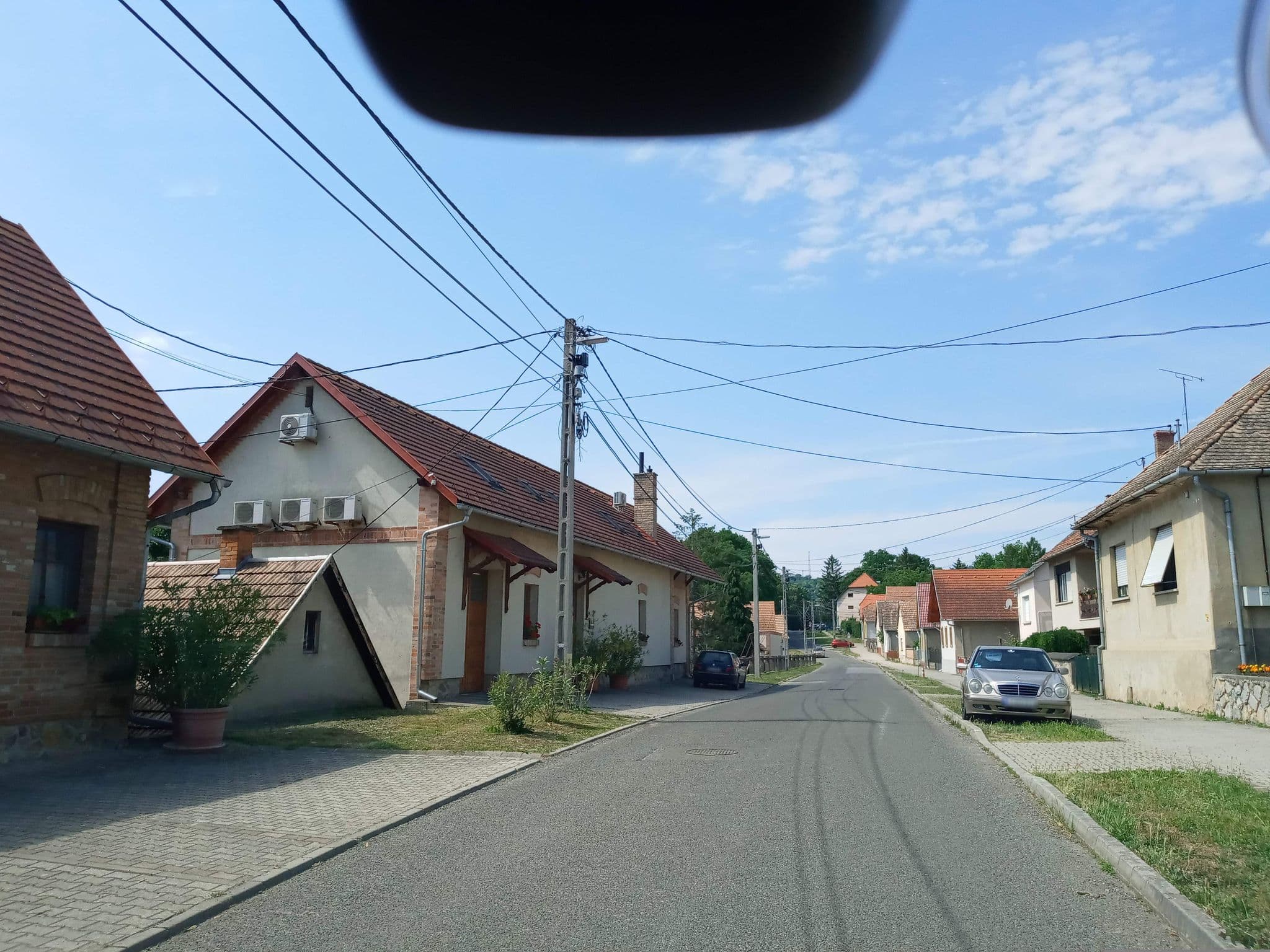 Street view near Wekler Családi Pincészet, Mecseknádasd — © magyarsi (CC BY-SA · Mapillary)