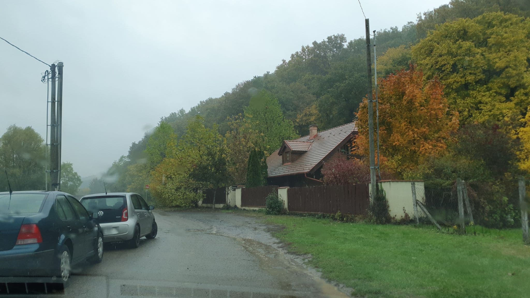 Street view near Almáskert fogadó, Zebegény — © kami911 (CC BY-SA · Mapillary)