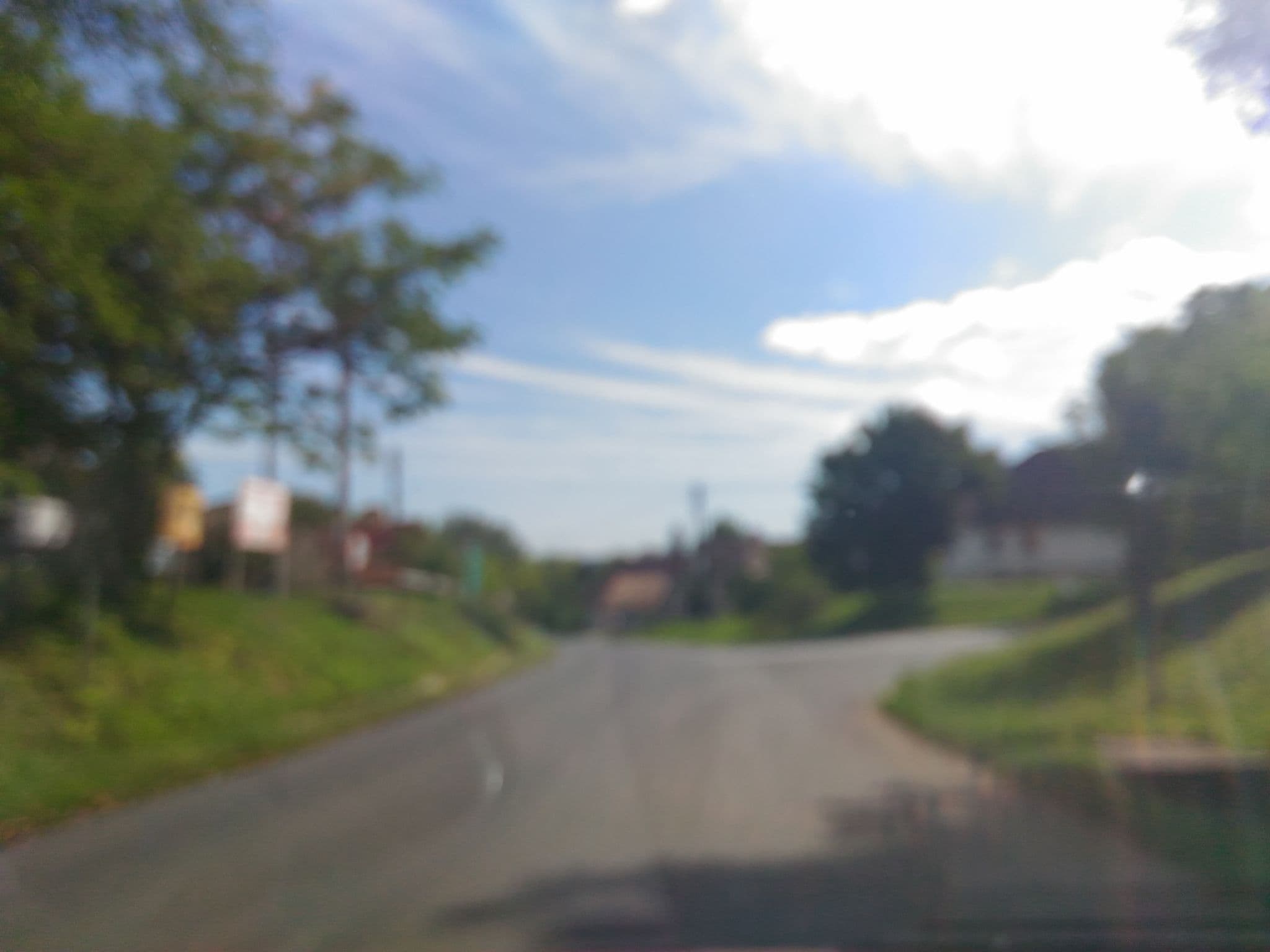 Street view near Malomkő Panzió és Étterem, Úrkút — © esandorhu (CC BY-SA · Mapillary)