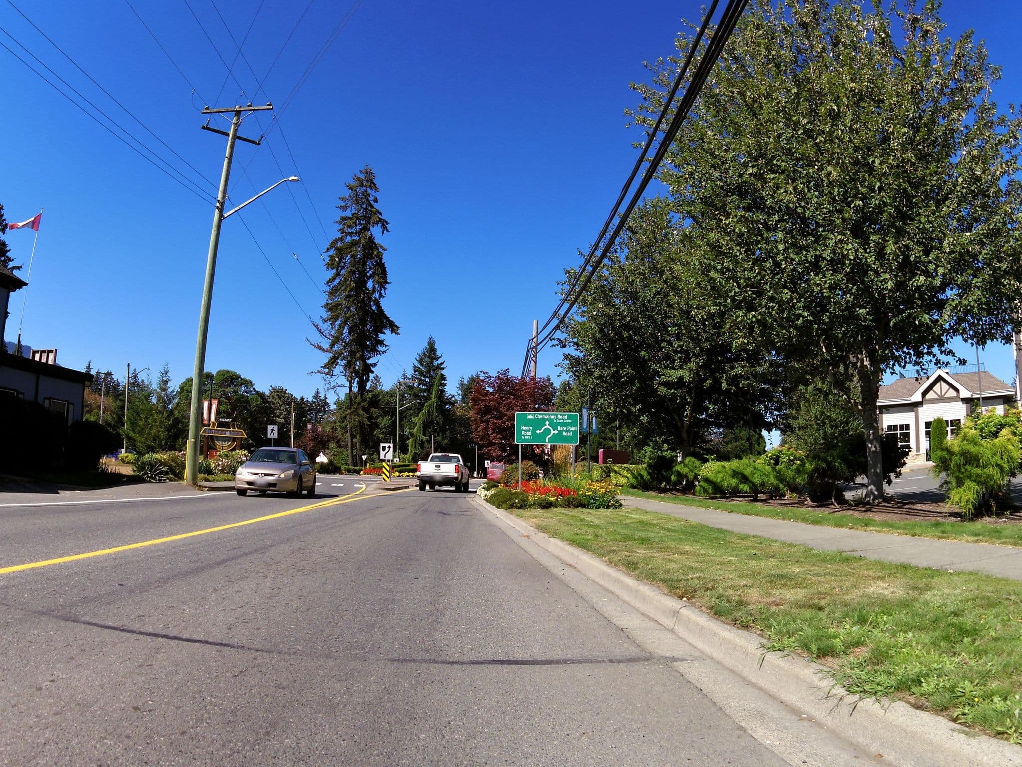Street view near Horseshoe Bay Inn, Chemainus — © andrewsnow (CC BY-SA · Mapillary)