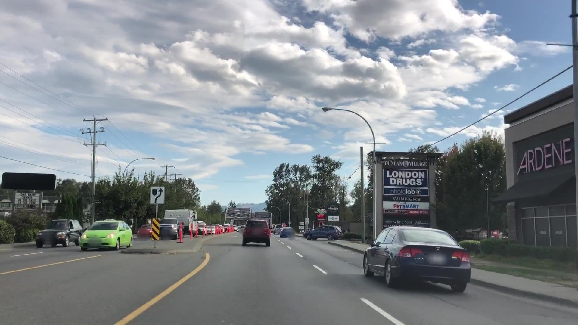 Street view near Village Green Inn, Duncan — © lvl5 (CC BY-SA · Mapillary)