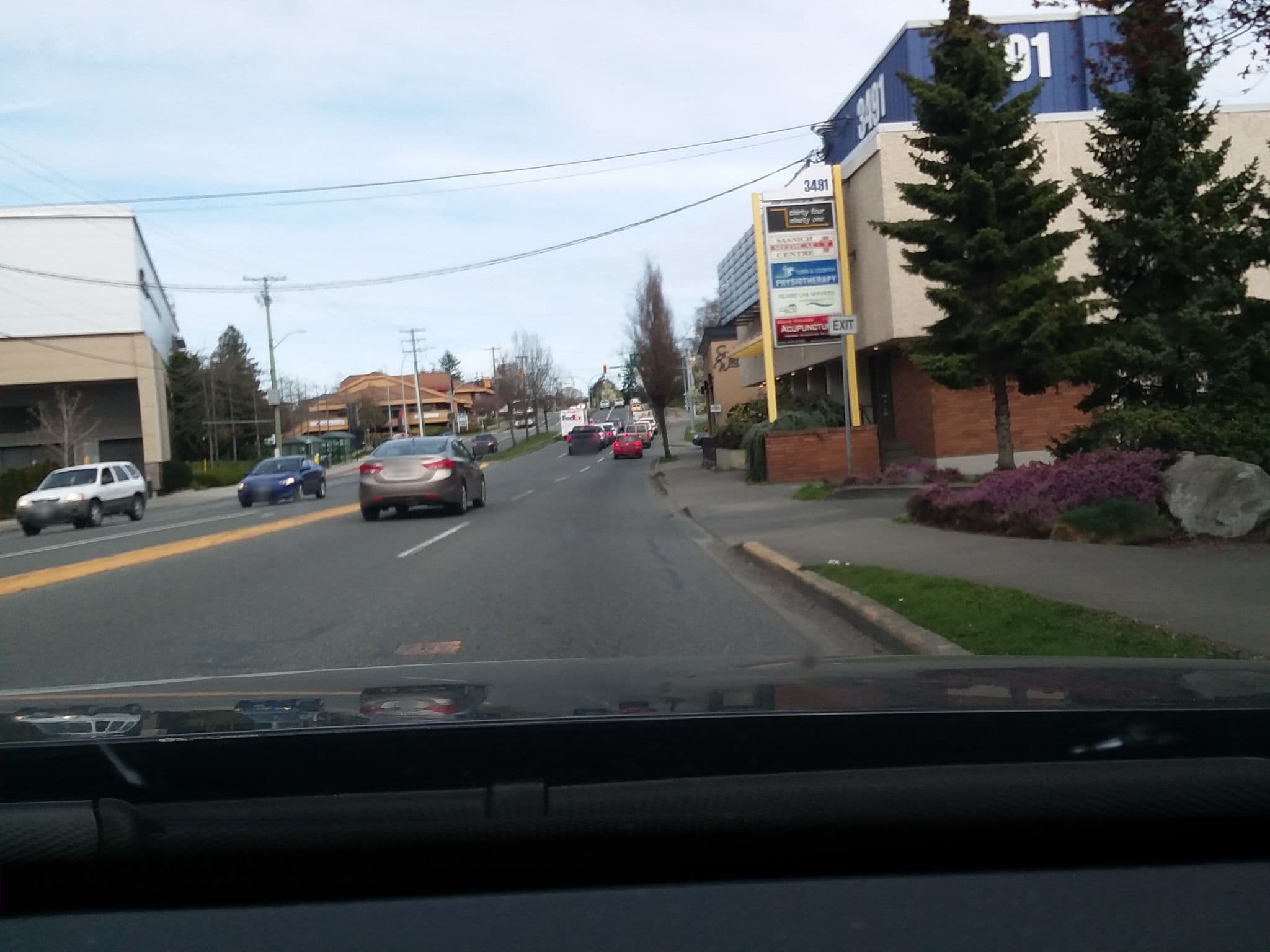 Street view near Quatsino Chalet, Saanich Core — © shovie80 (CC BY-SA · Mapillary)