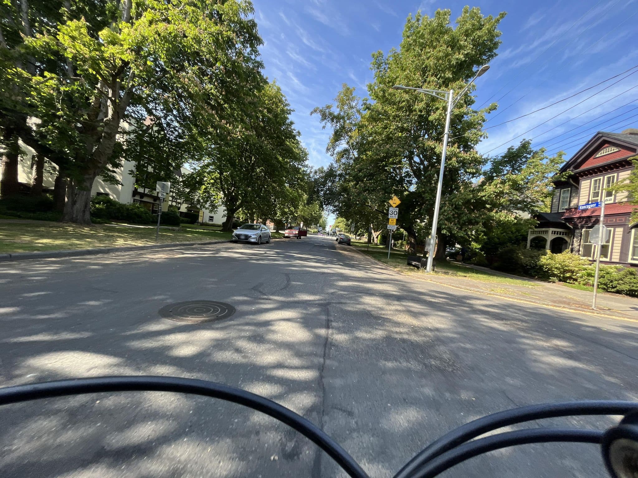 Street view near Scholefield House, Fairfield — © sssmc (CC BY-SA · Mapillary)