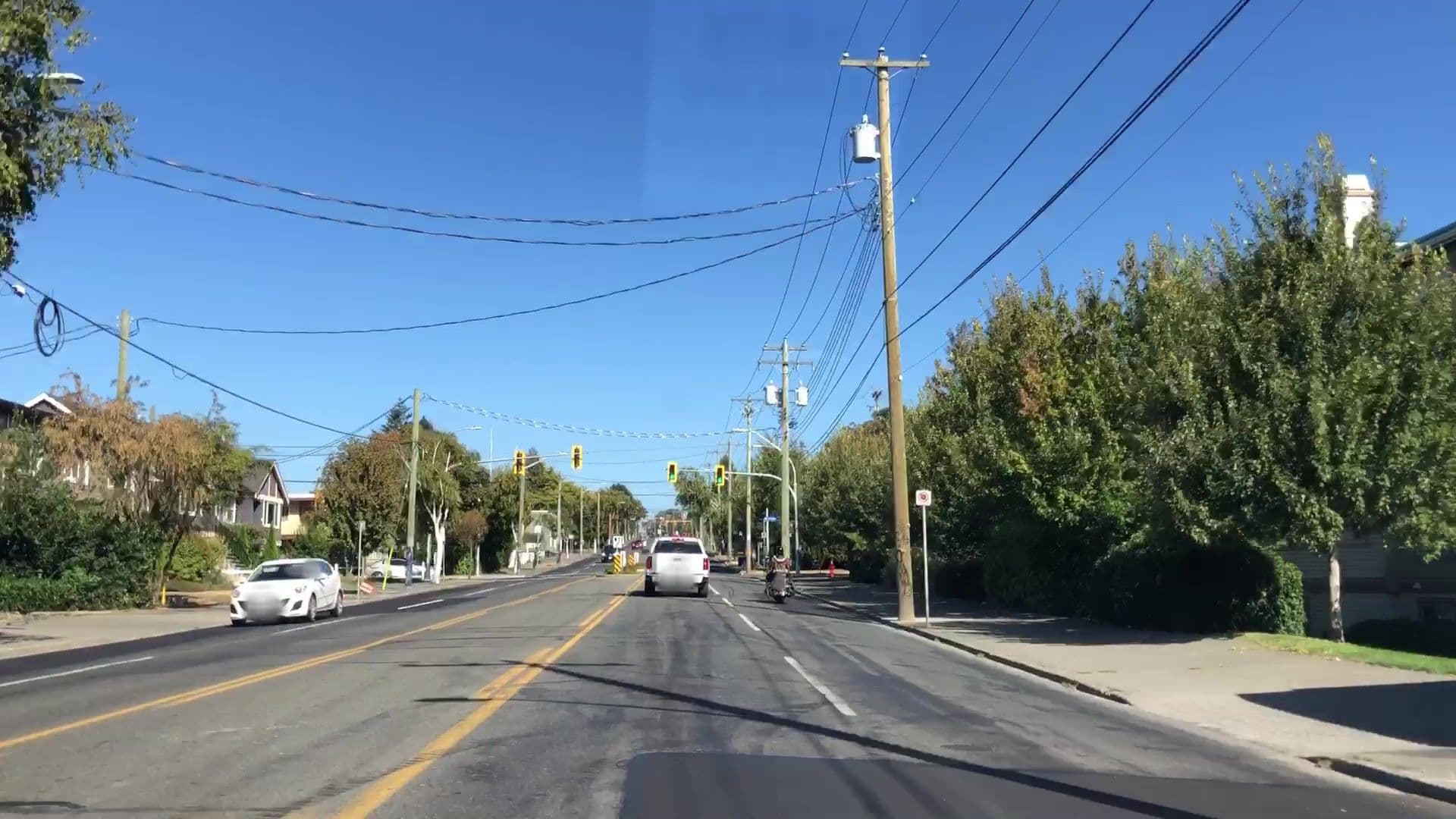 Street view near Ch'i Body Therapy, Hillside-Quadra — © lvl5 (CC BY-SA · Mapillary)