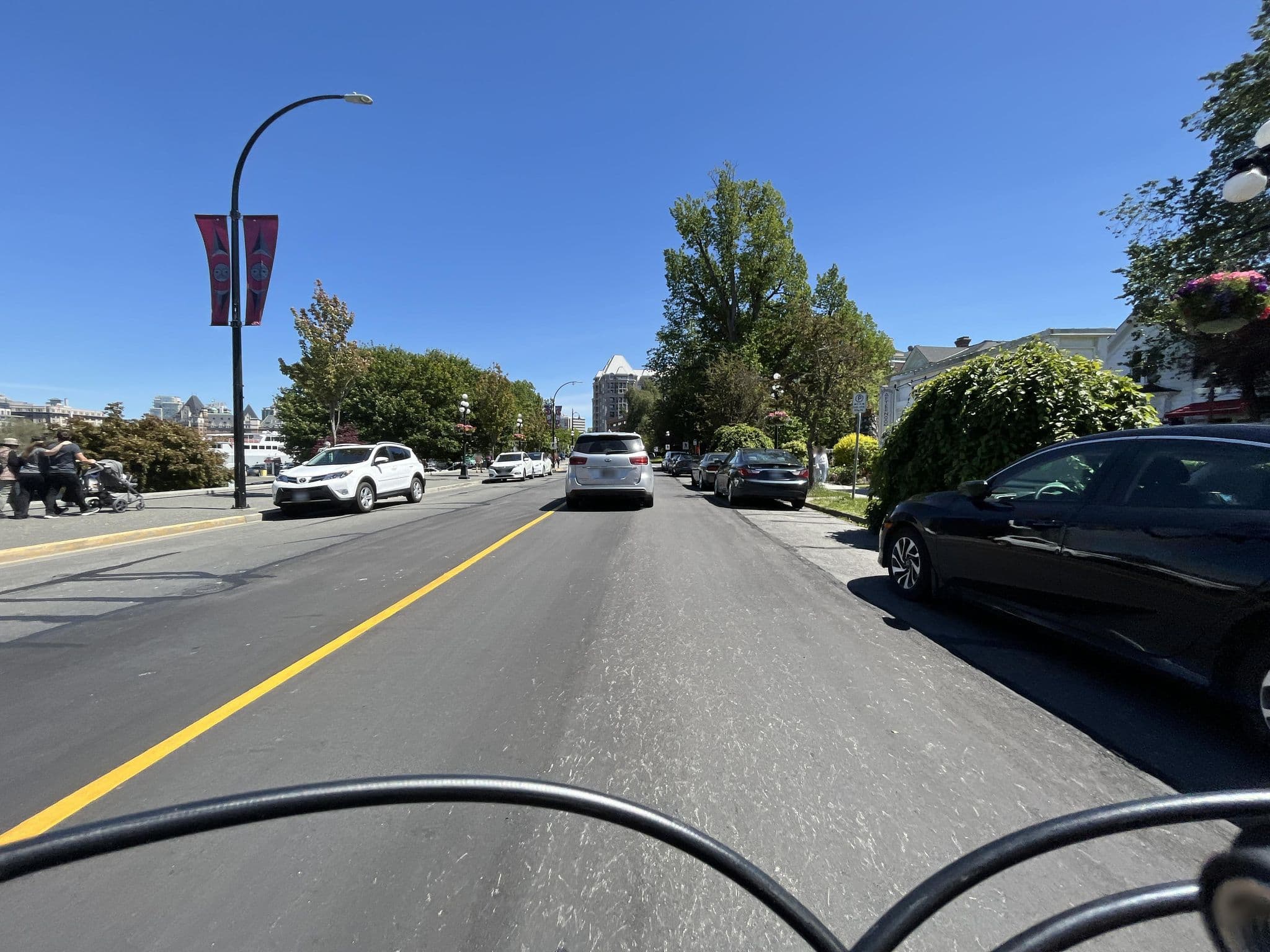 Street view near The Gatsby Mansion, James Bay — © sssmc (CC BY-SA · Mapillary)