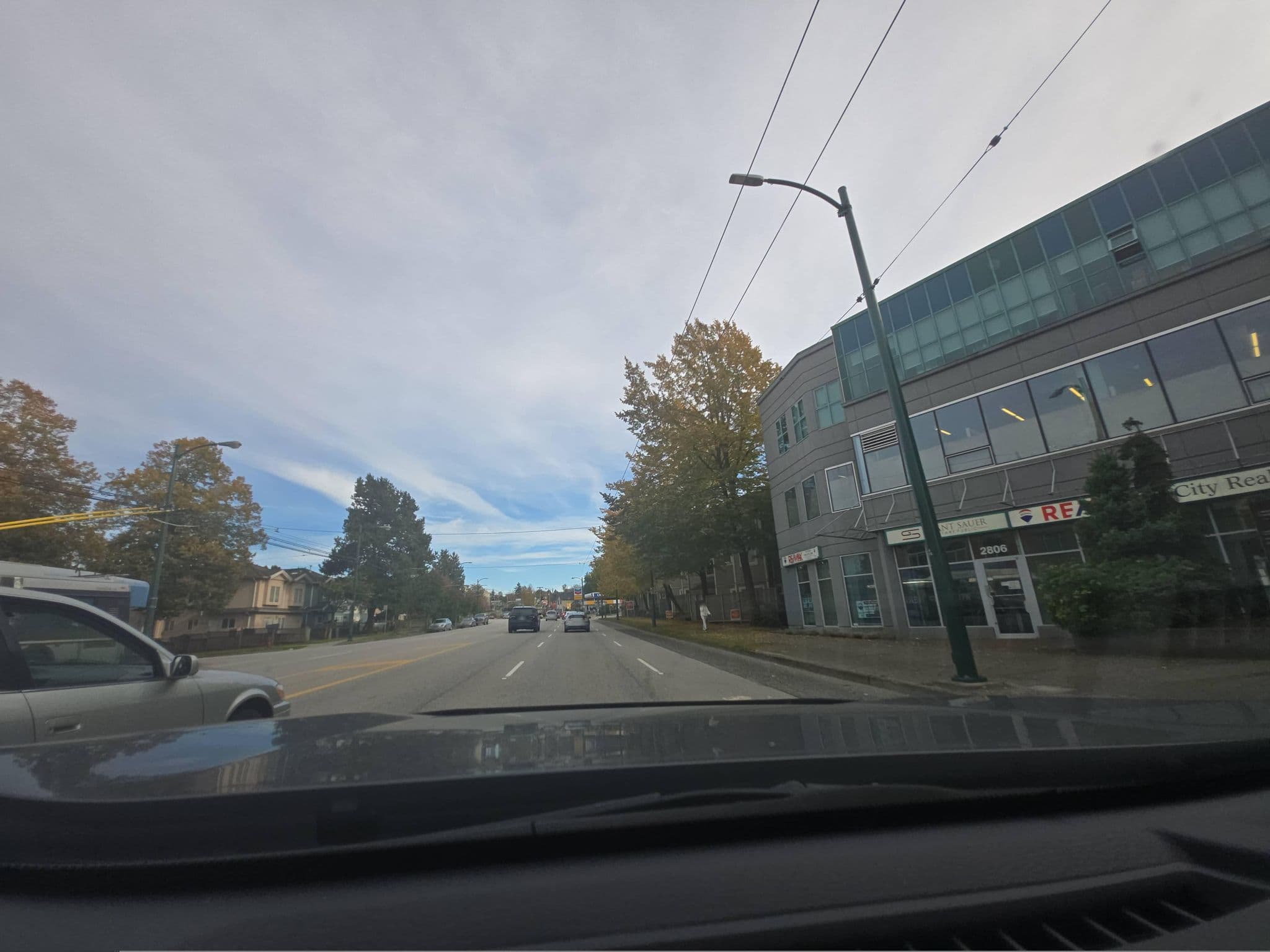 Street view near Oneworld Hotel Net, Renfrew-Collingwood — © ashkonm (CC BY-SA · Mapillary)