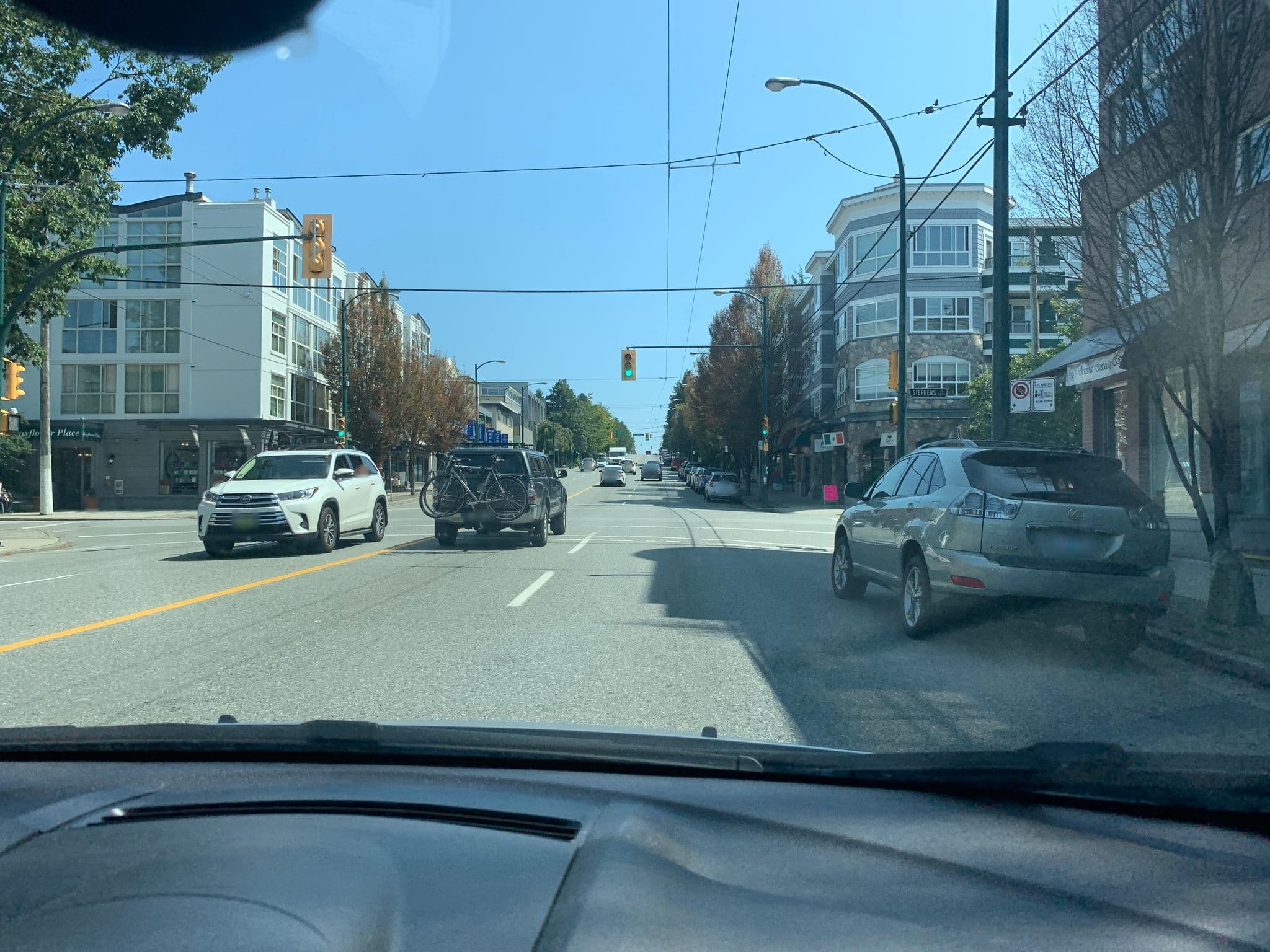 Street view near Two Spa, Kitsilano — © stefanritt (CC BY-SA · Mapillary)