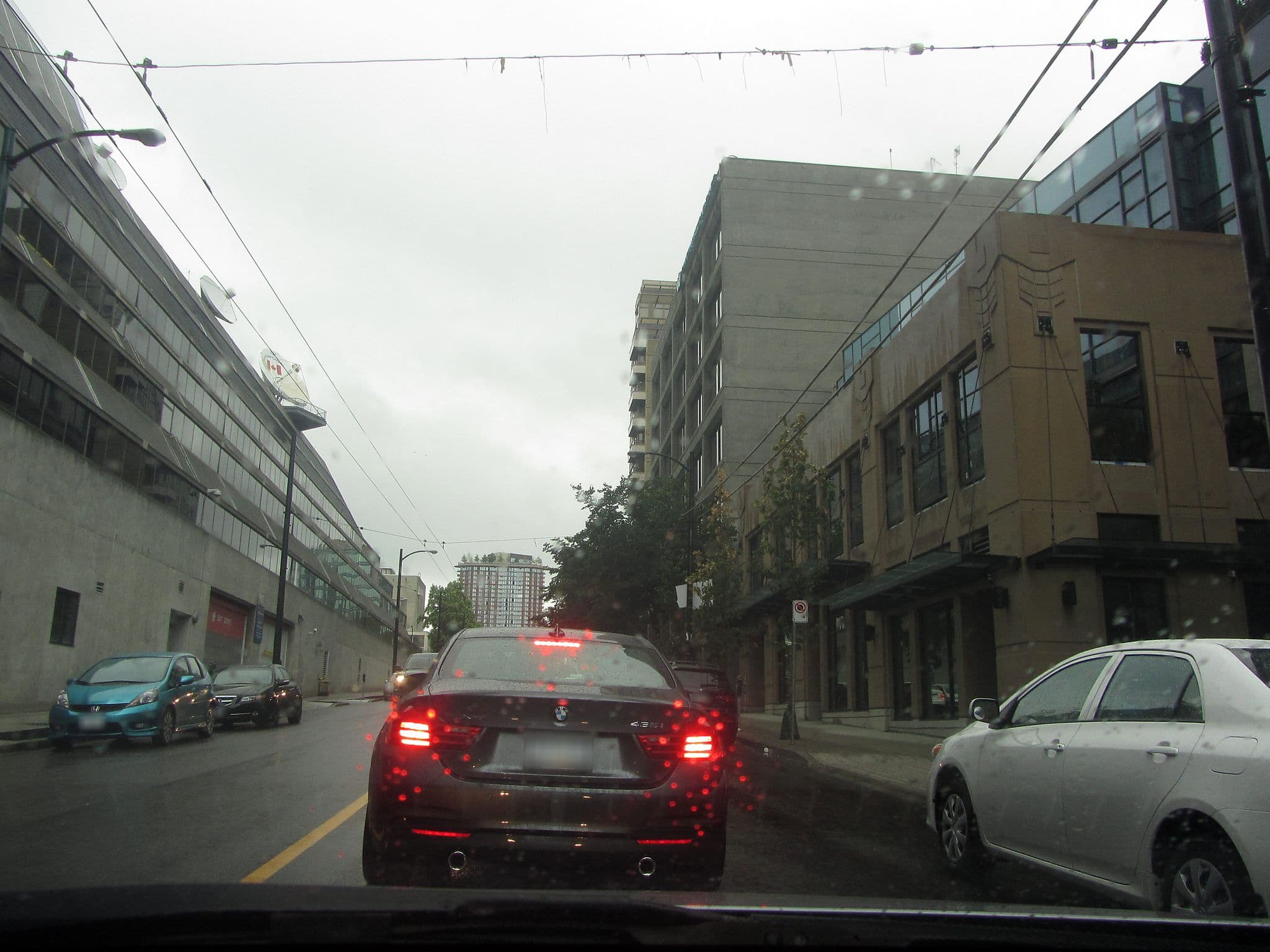 Street view near Crystal Blu hotel, Yaletown — © pnorman (CC BY-SA · Mapillary)