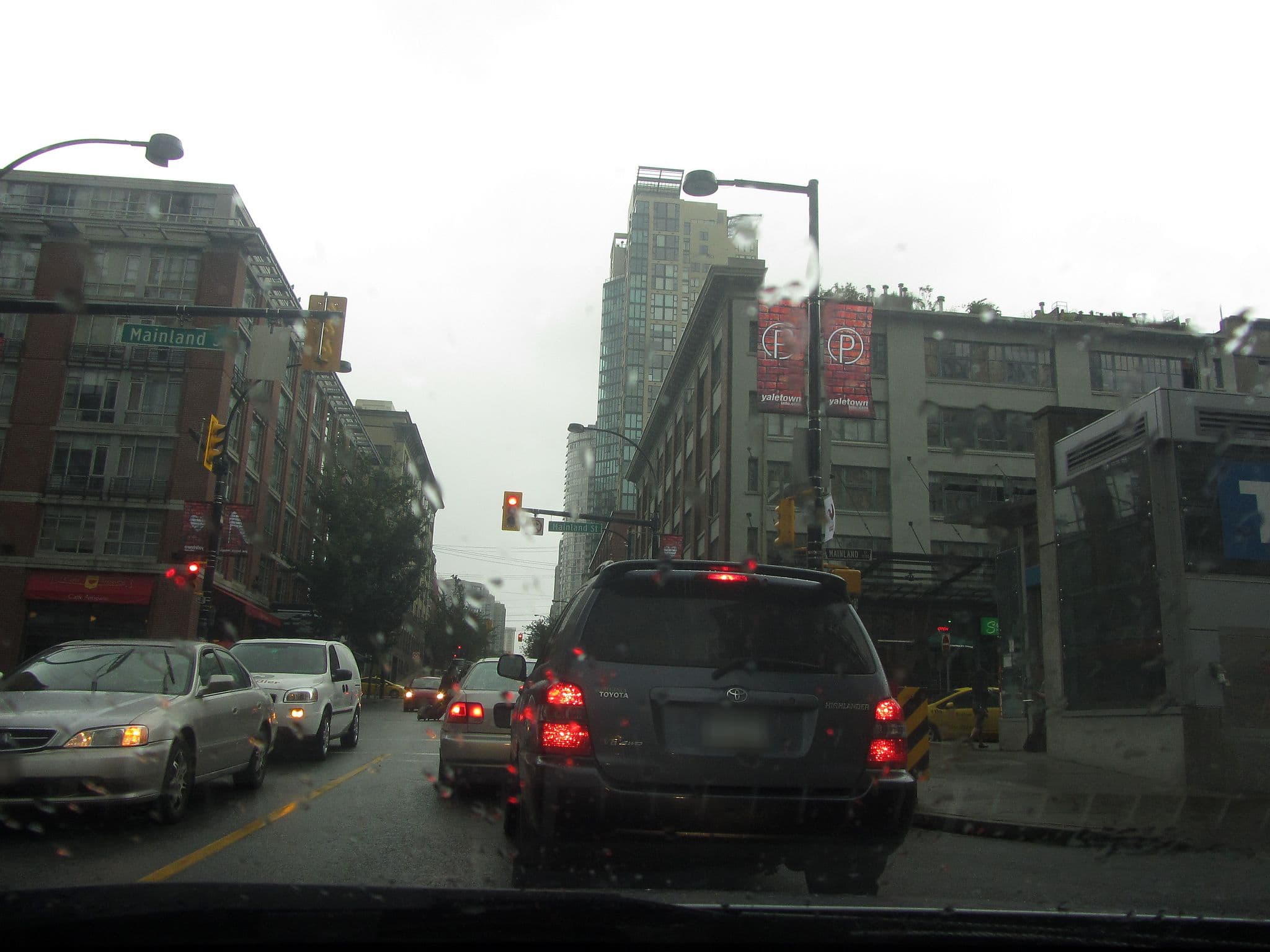 Street view near Opus 2, Yaletown — © pnorman (CC BY-SA · Mapillary)