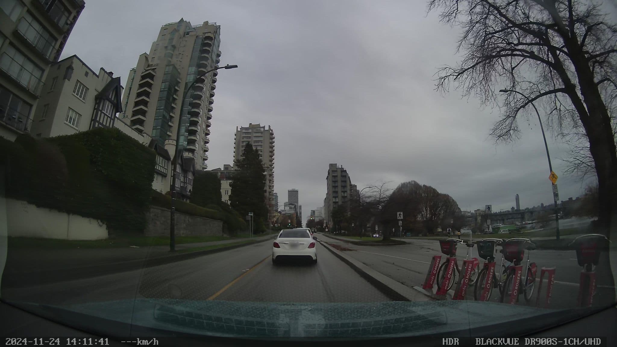 Street view near Sober Valley Lodge, West End — © davidmetcalfe (CC BY-SA · Mapillary)