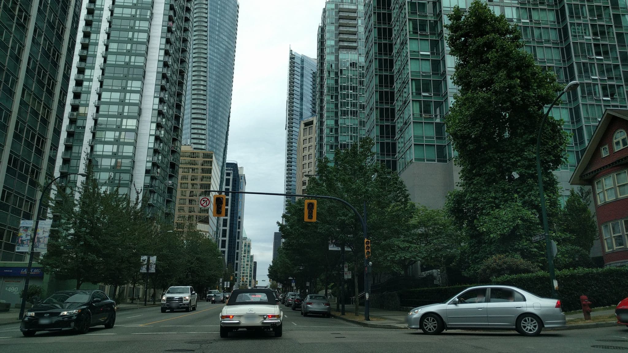 Street view near MetroVancouverLiving.com - Coal Harbour Suites 1 & 2, Coal Harbour — © fmarier (CC BY-SA · Mapillary)
