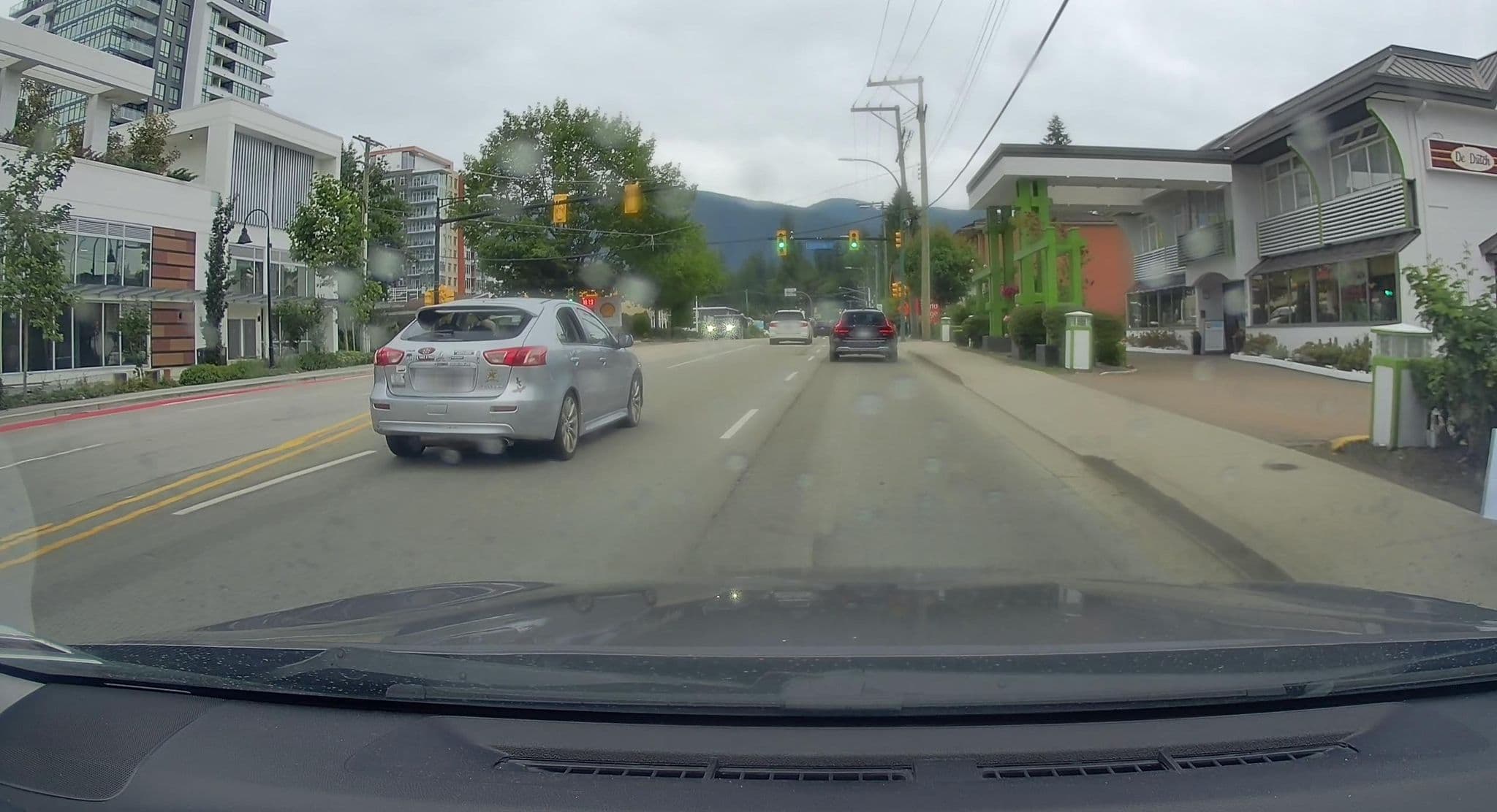 Street view near Best Western Capilano Inn & Suites, Lions Gate — © saiarcot895 (CC BY-SA · Mapillary)