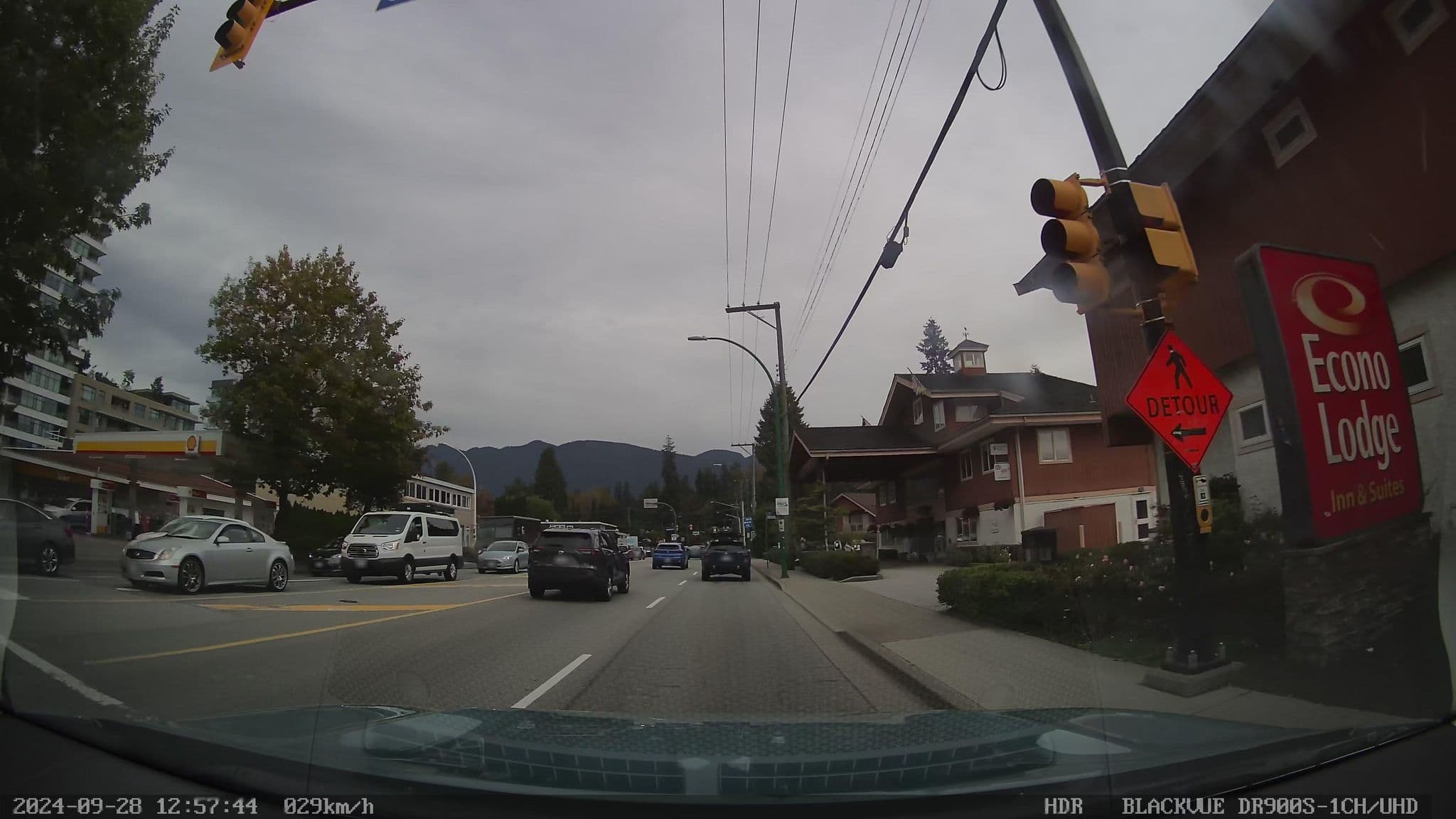 Street view near Canyon Court Motel, Lions Gate — © davidmetcalfe (CC BY-SA · Mapillary)
