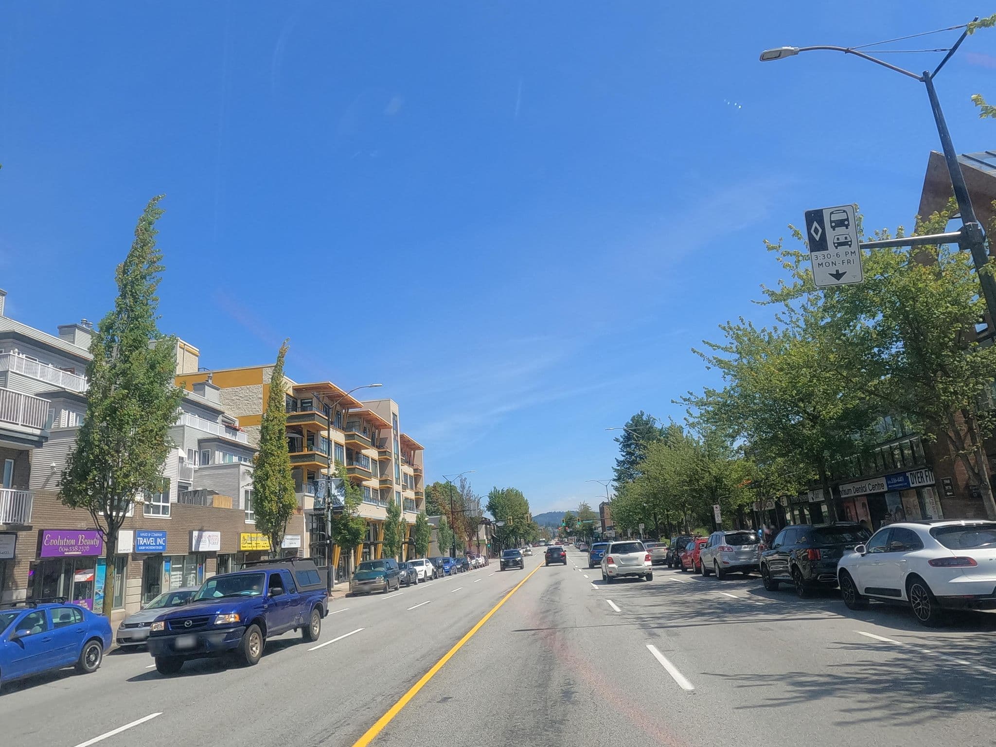 Street view near Dangerous Curves Slimming Salon, Willingdon Heights — © rps333 (CC BY-SA · Mapillary)