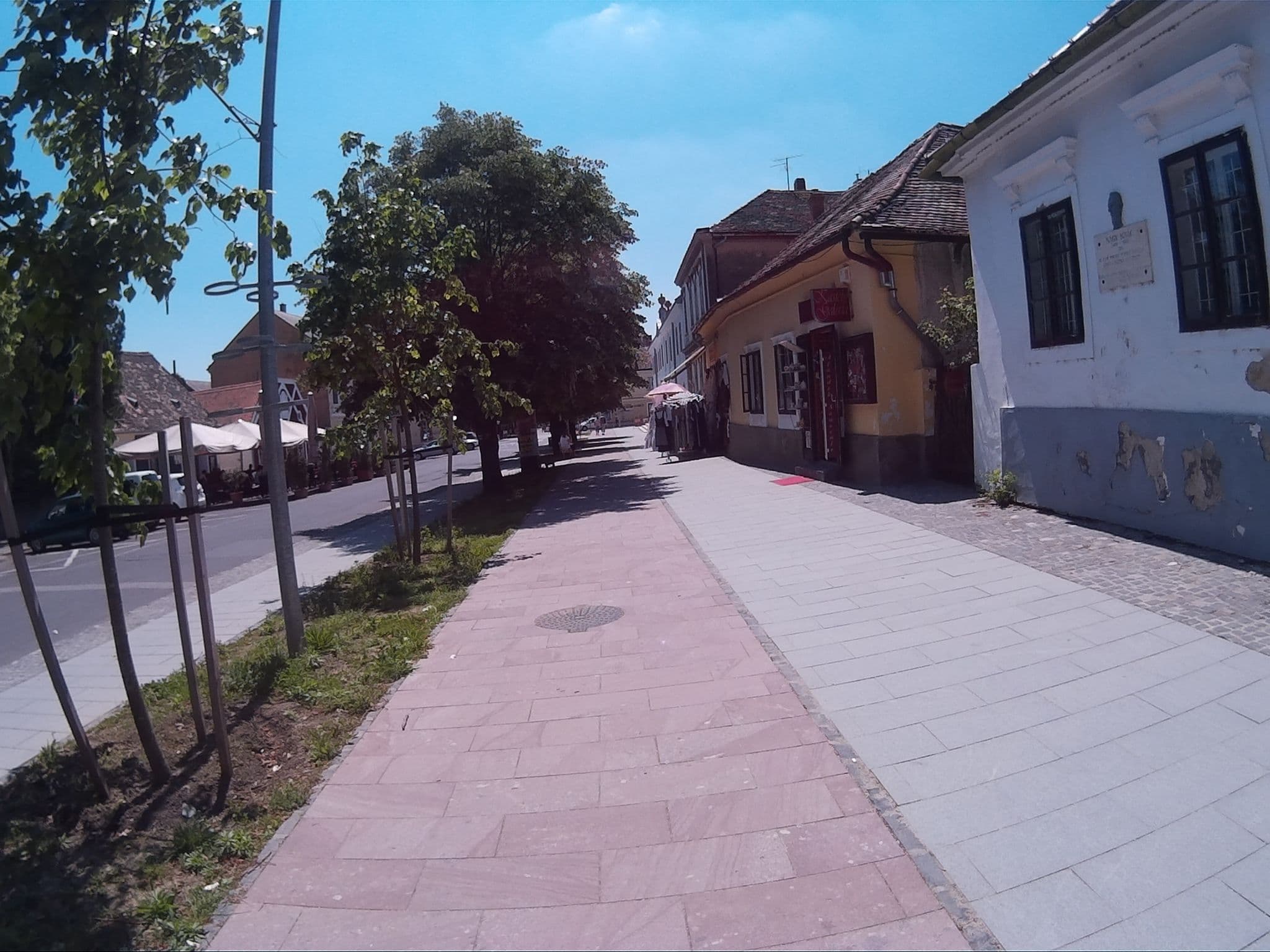 Street view near Párizsi udvar vendégház, Keszthely — © heyjoe (CC BY-SA · Mapillary)