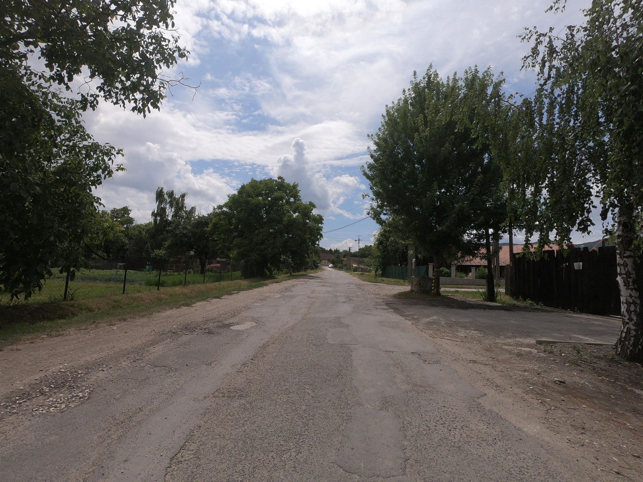 Street view near Békástó Panzió Étterem és Kemping, Diósjenő — © balazskozak (CC BY-SA · Mapillary)