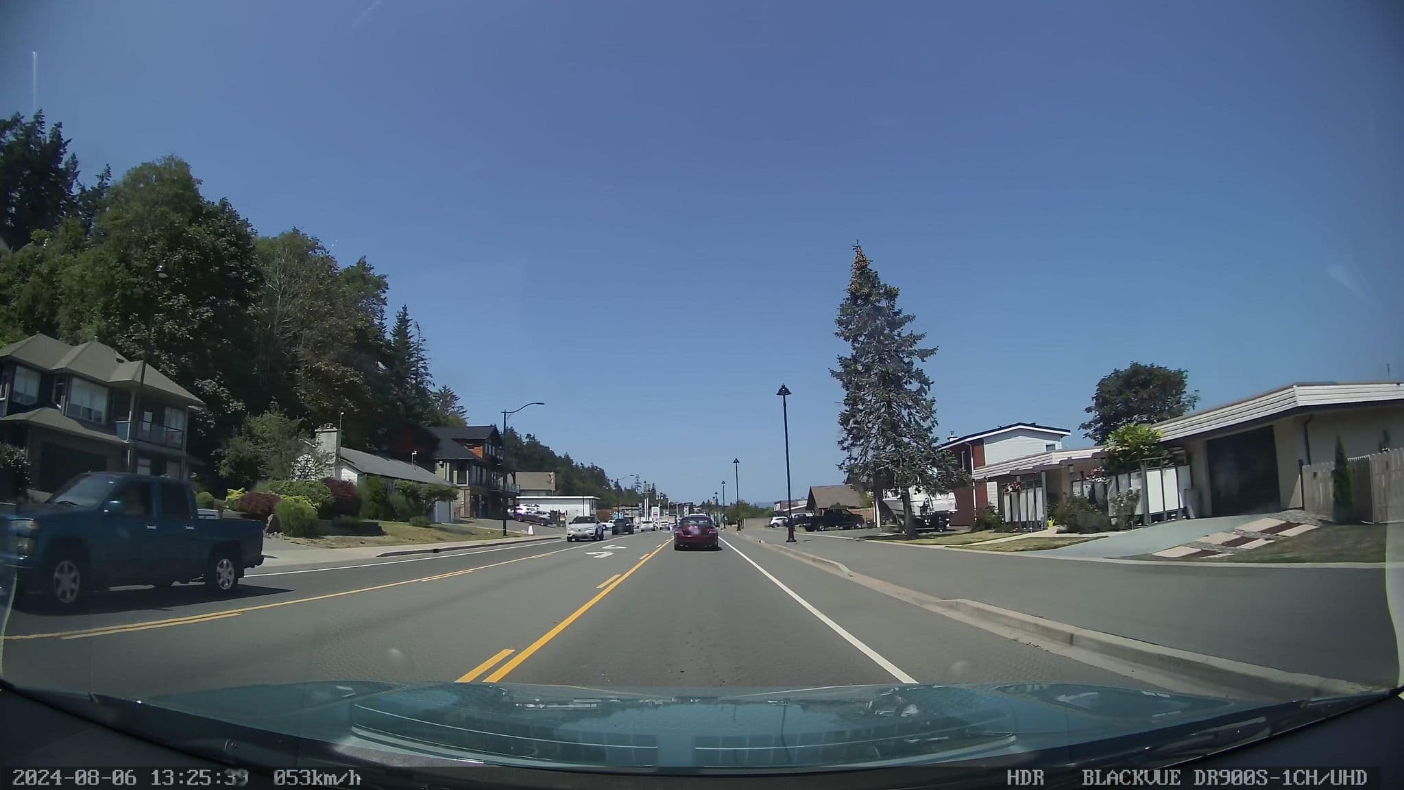 Street view near Bank On A View, Campbell River — © davidmetcalfe (CC BY-SA · Mapillary)