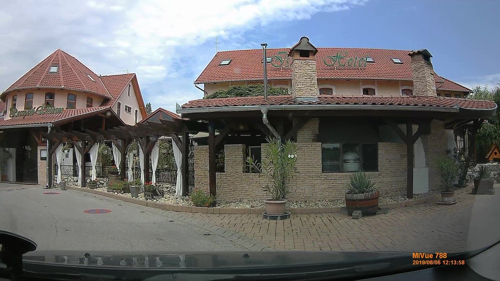 Street view near István Parkhotel, Kiskanizsa — © geox123 (CC BY-SA · Mapillary)
