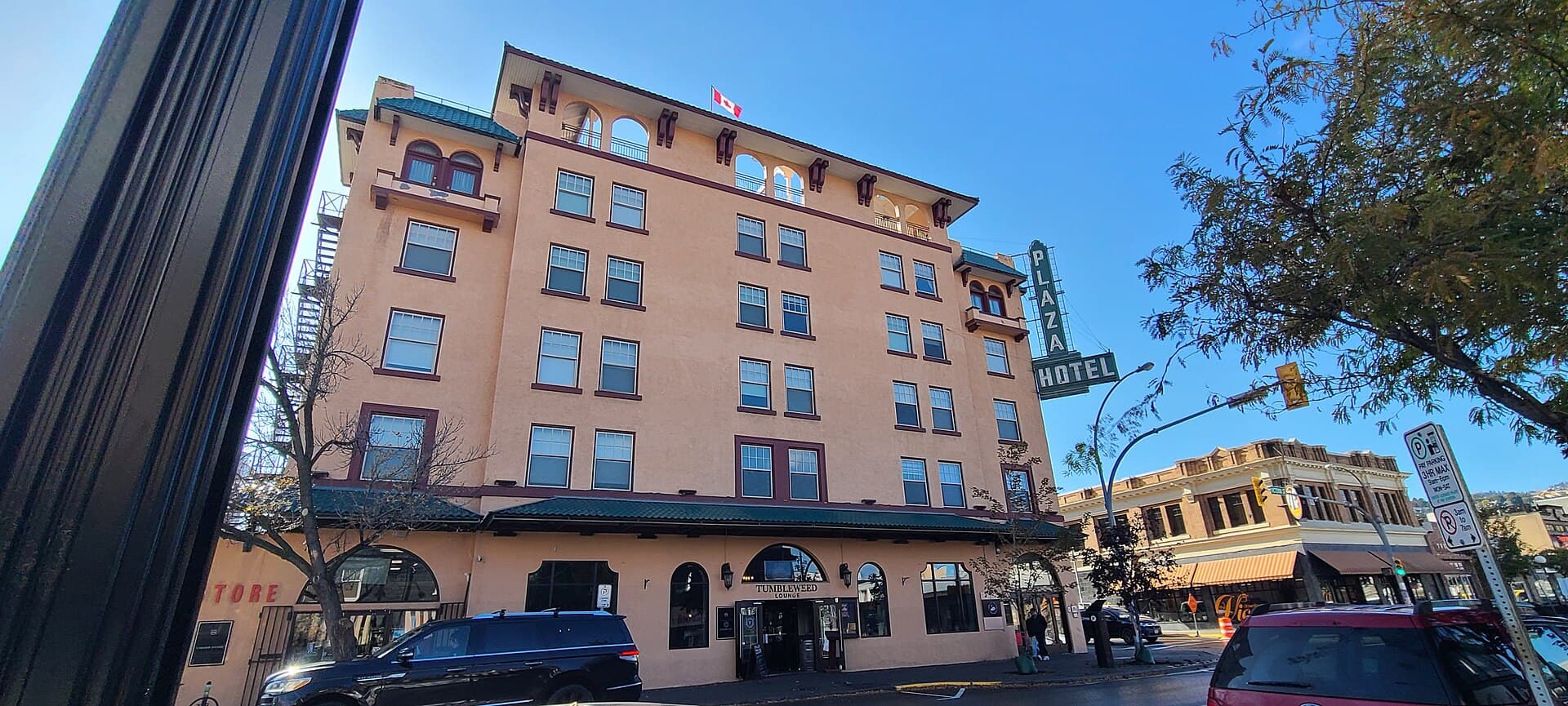 The Plaza Hotel, Trademark Collection by Wyndham (via Wikimedia Commons, CC BY-SA 3.0)