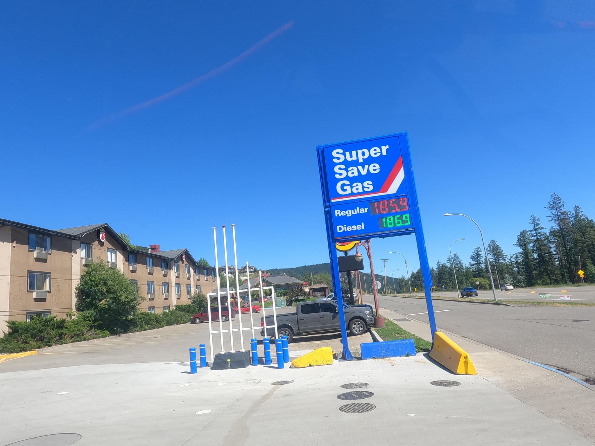 Street view near Super 8, Williams Lake — © rps333 (CC BY-SA · Mapillary)