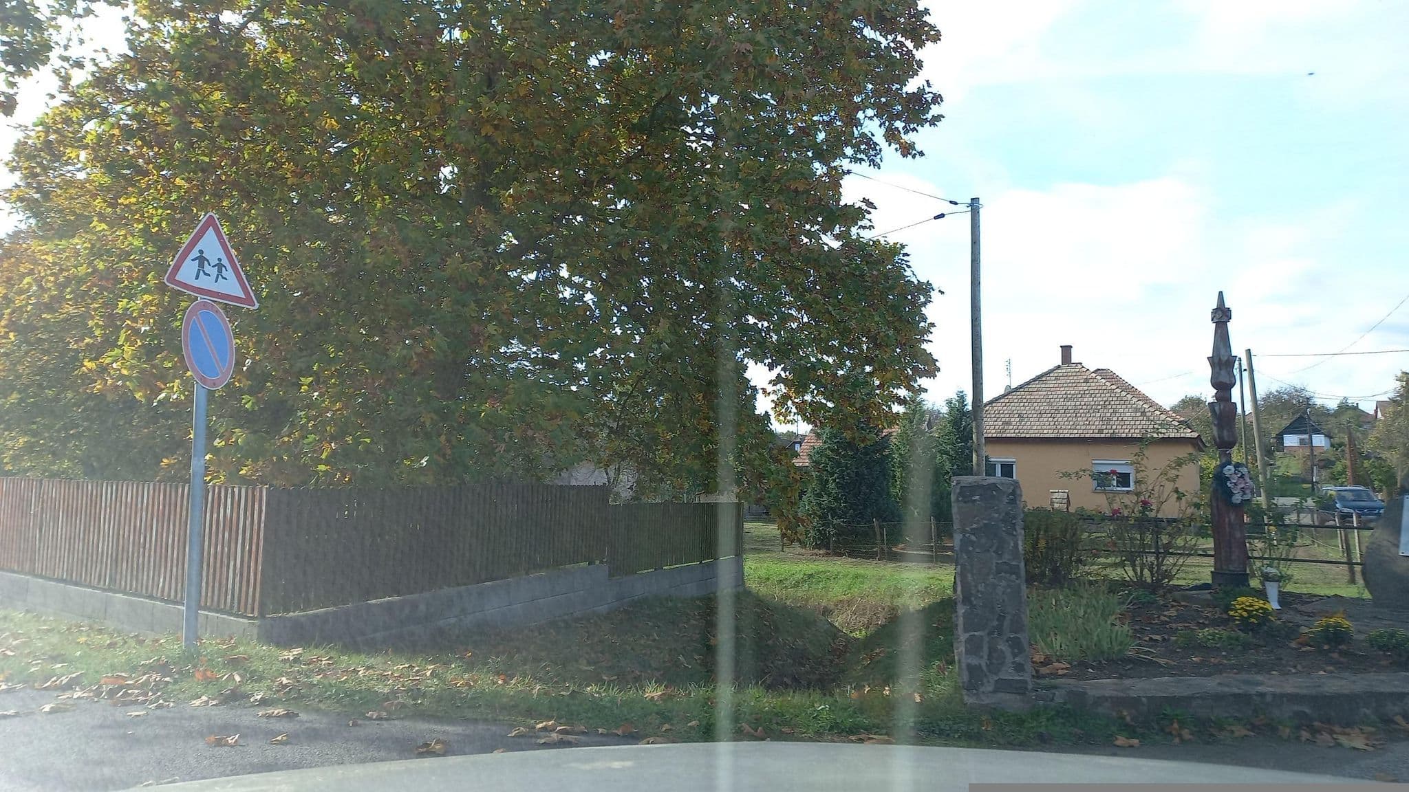Street view near Plébánia (szállás), Bercel — © bordaben (CC BY-SA · Mapillary)
