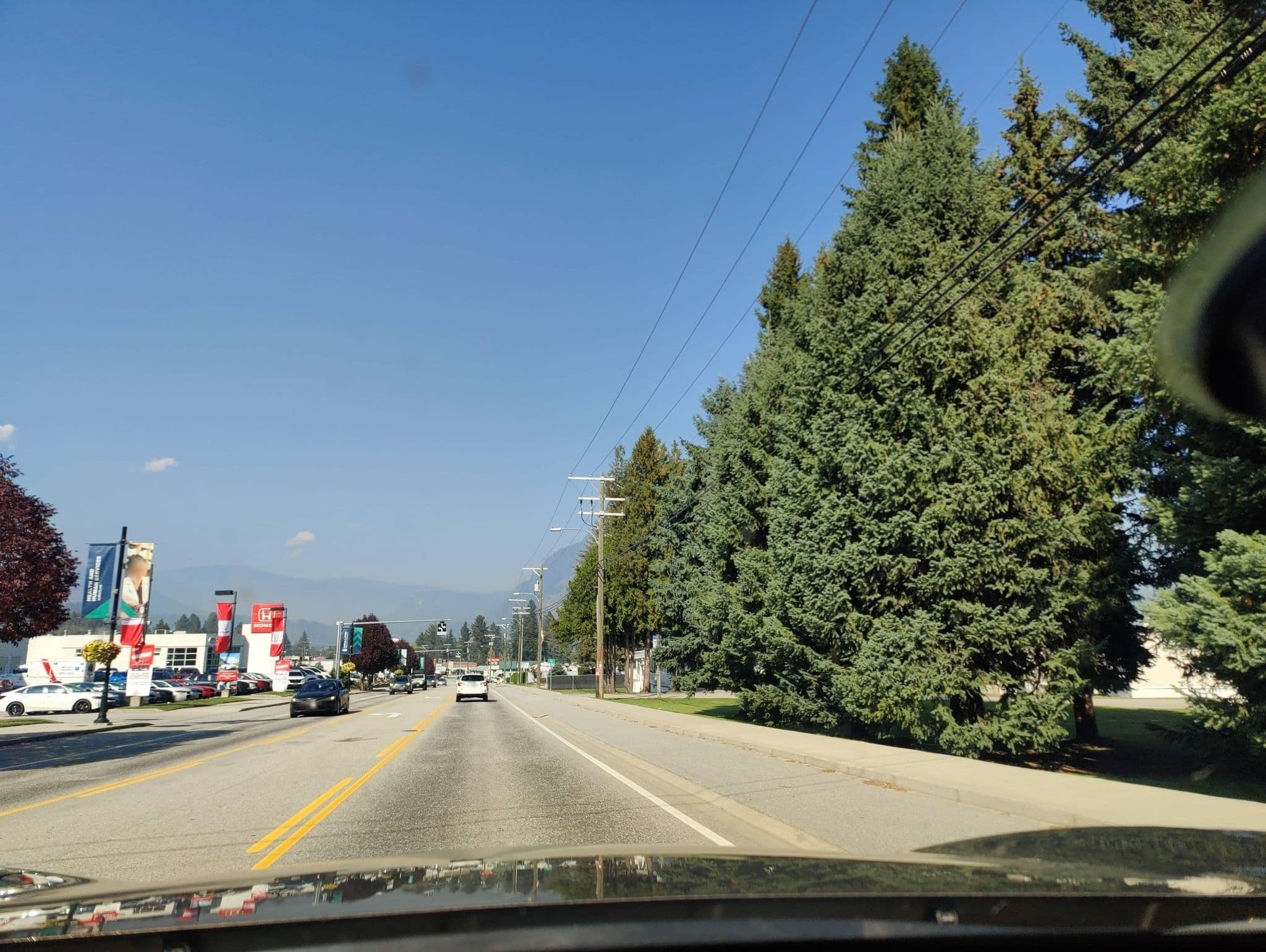 Street view near Flamingo Motel, Castlegar — © elphix (CC BY-SA · Mapillary)