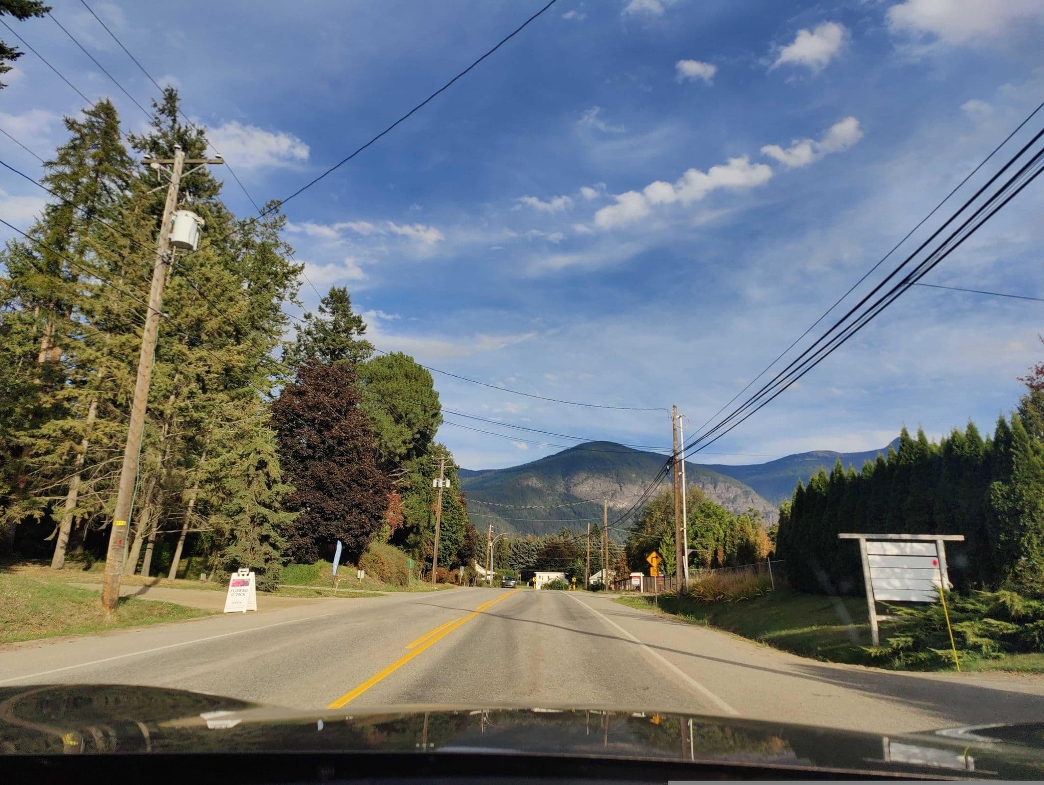 Street view near Bavarian Orchard Motel, Creston — © elphix (CC BY-SA · Mapillary)