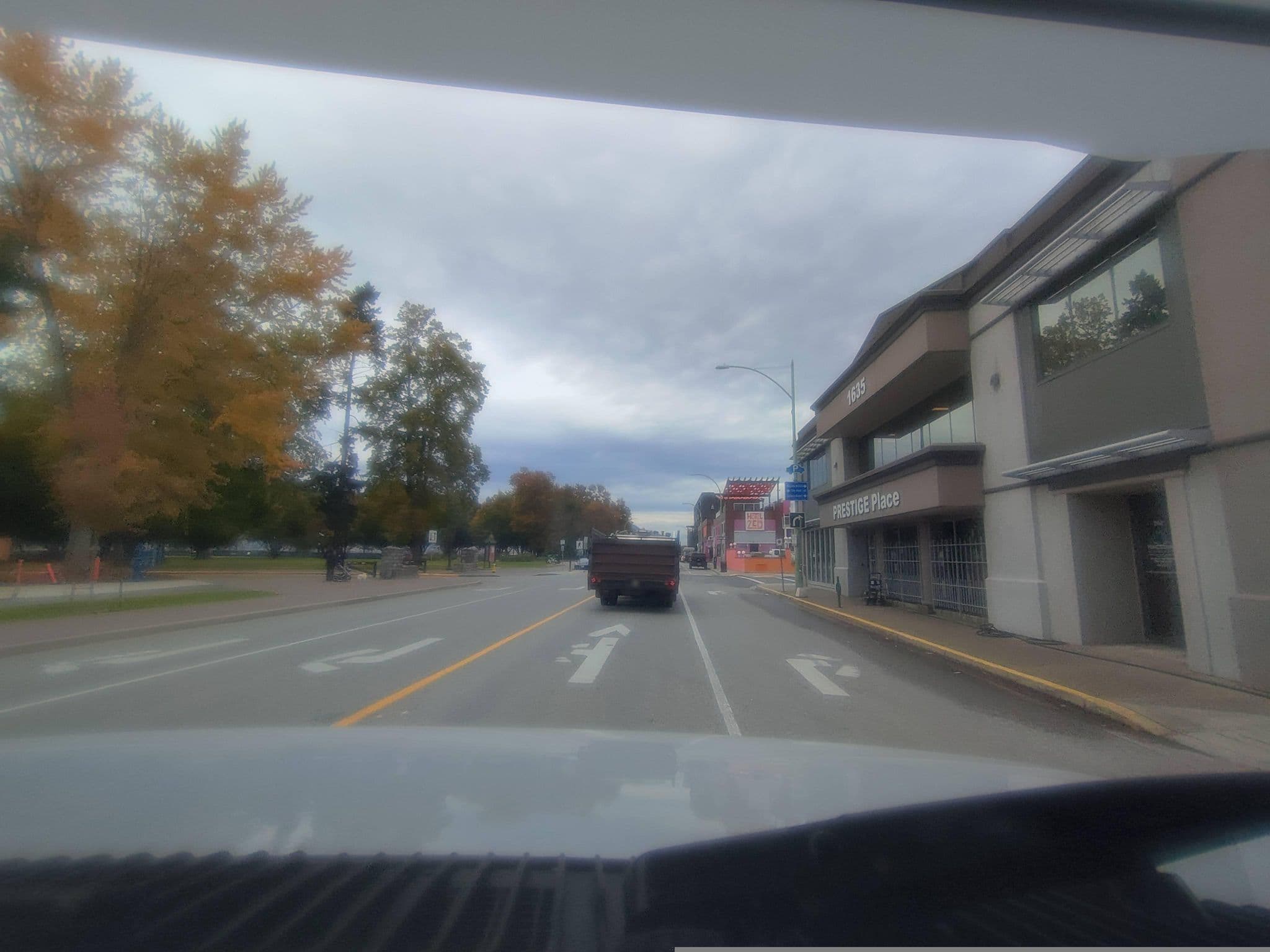 Street view near Prestige Hotel, Kelowna — © kibour (CC BY-SA · Mapillary)