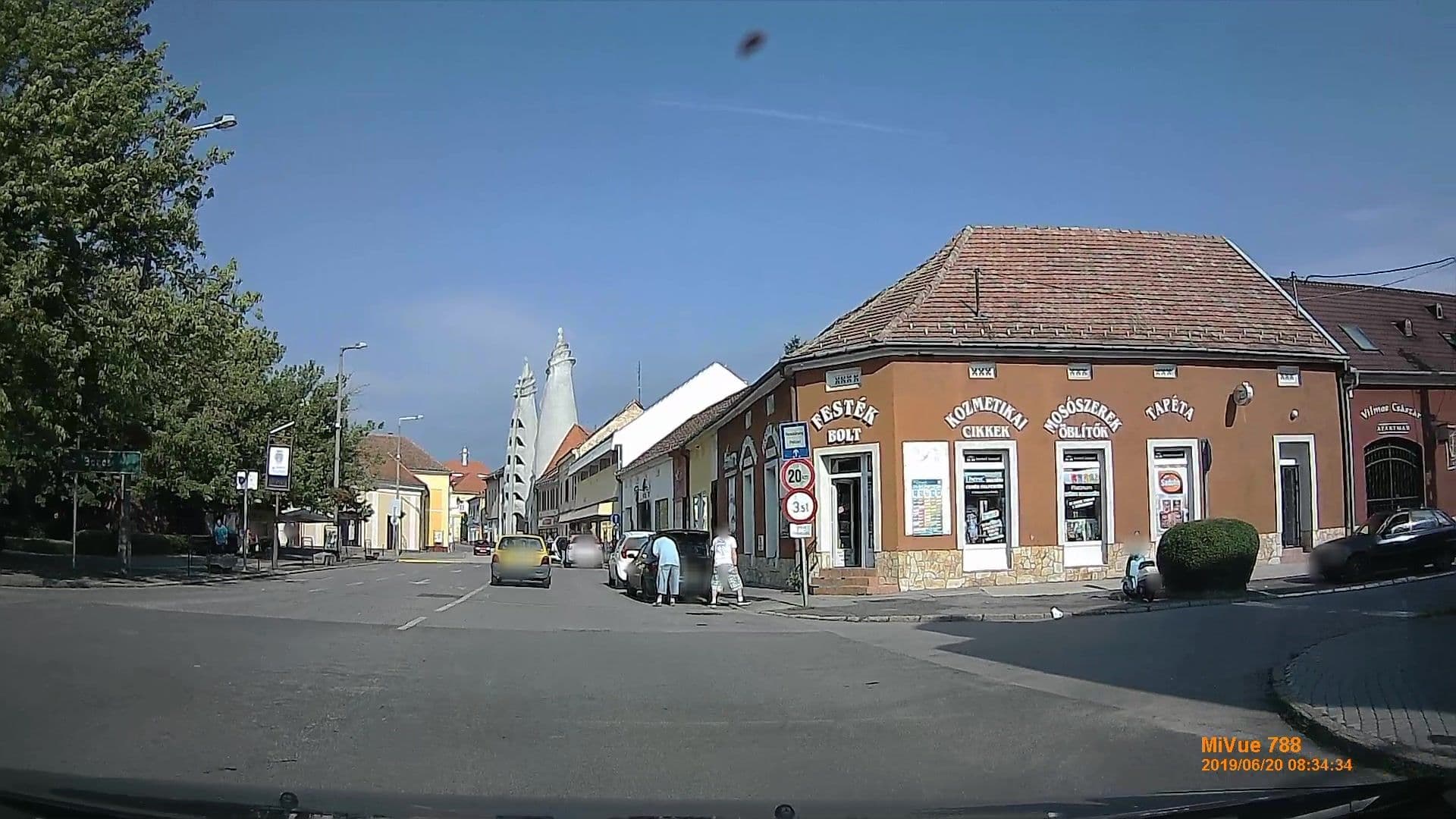 Street view near Vilmos császár apartman, Szigetvár — © geox123 (CC BY-SA · Mapillary)