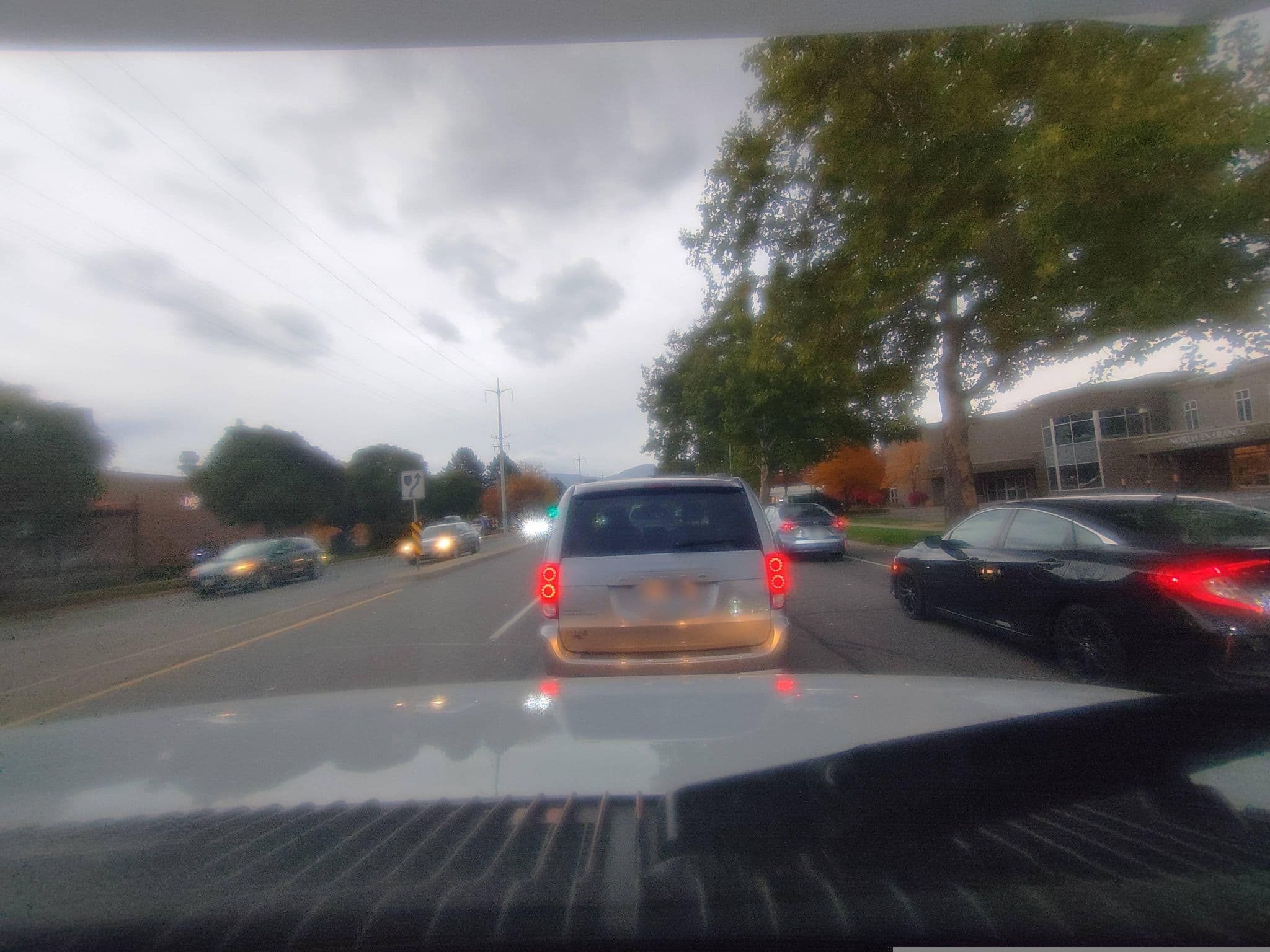 Street view near De Dutch Pannekoek House, Kelowna — © kibour (CC BY-SA · Mapillary)