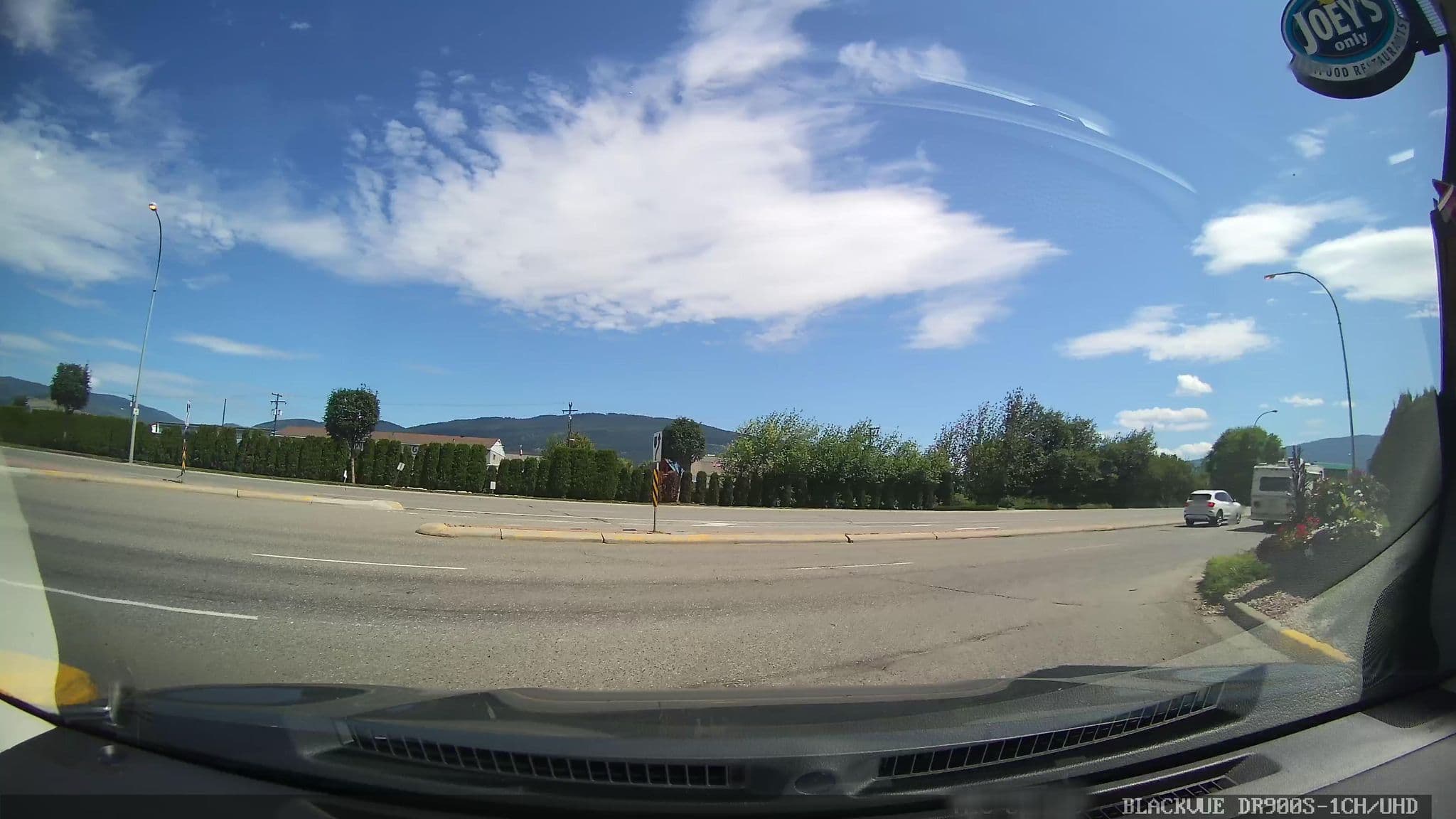 Street view near Fairfield marriott hotel, Vernon — © damnitgetmybeer (CC BY-SA · Mapillary)