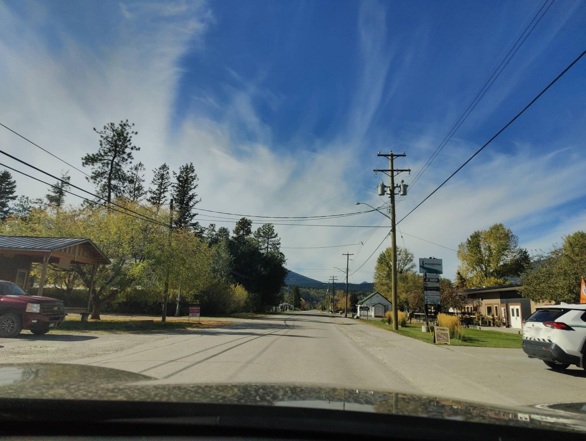 Street view near Columbia Lake Lodge - Hostel, Invermere — © elphix (CC BY-SA · Mapillary)