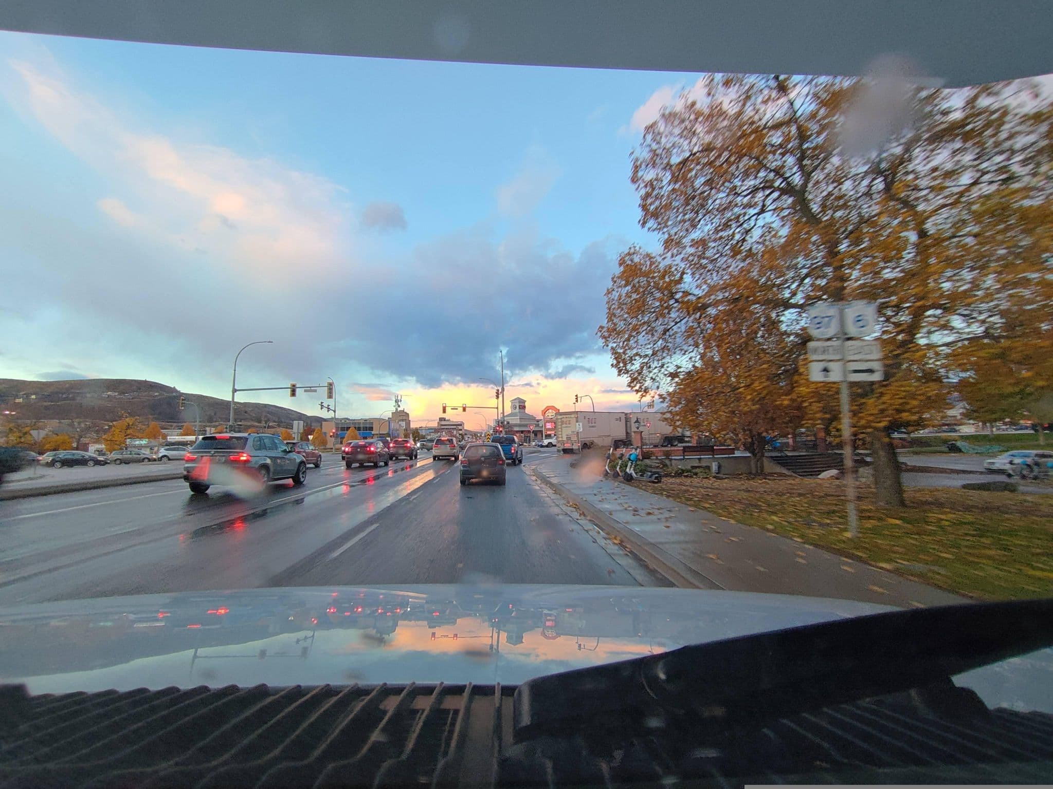 Street view near Green Valley Motel, Vernon — © kibour (CC BY-SA · Mapillary)
