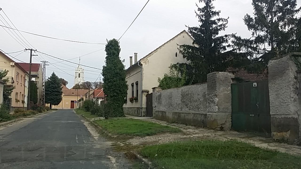 Street view near Ifjúsági szálló, Csepreg — © utvonalfelmeresek (CC BY-SA · Mapillary)
