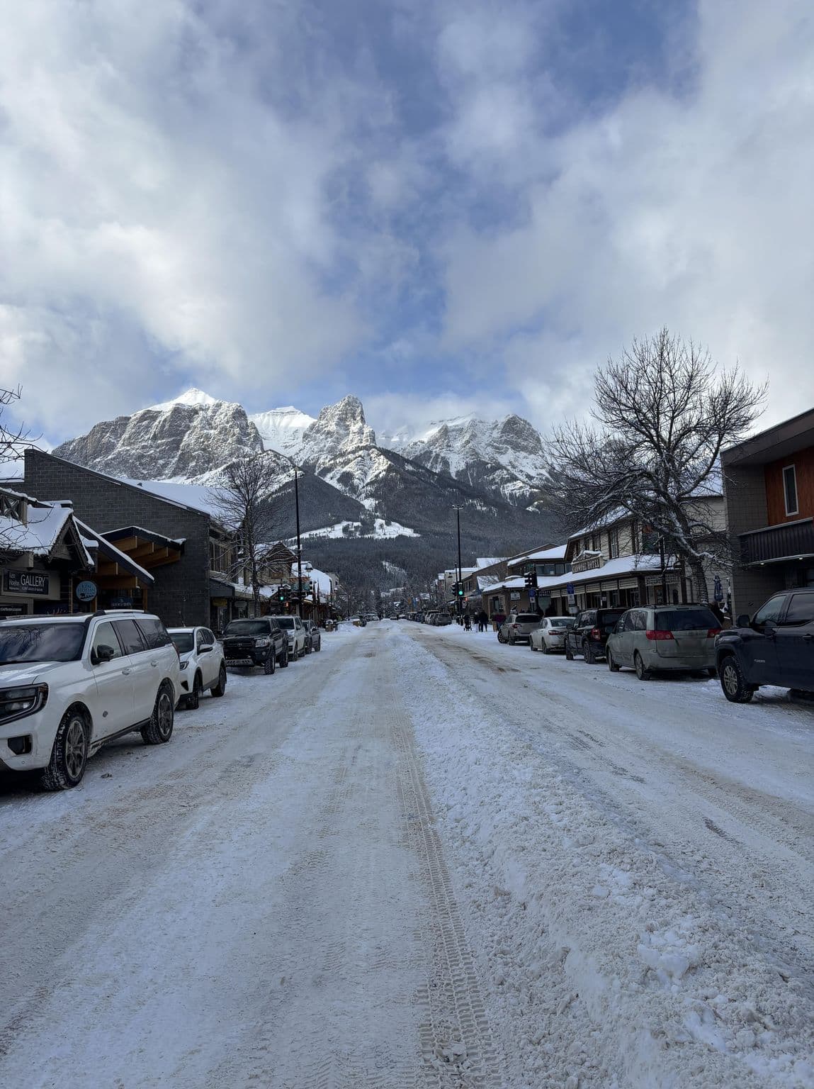 Street view near Canmore Hotel, Canmore — © kristufer (CC BY-SA · Mapillary)