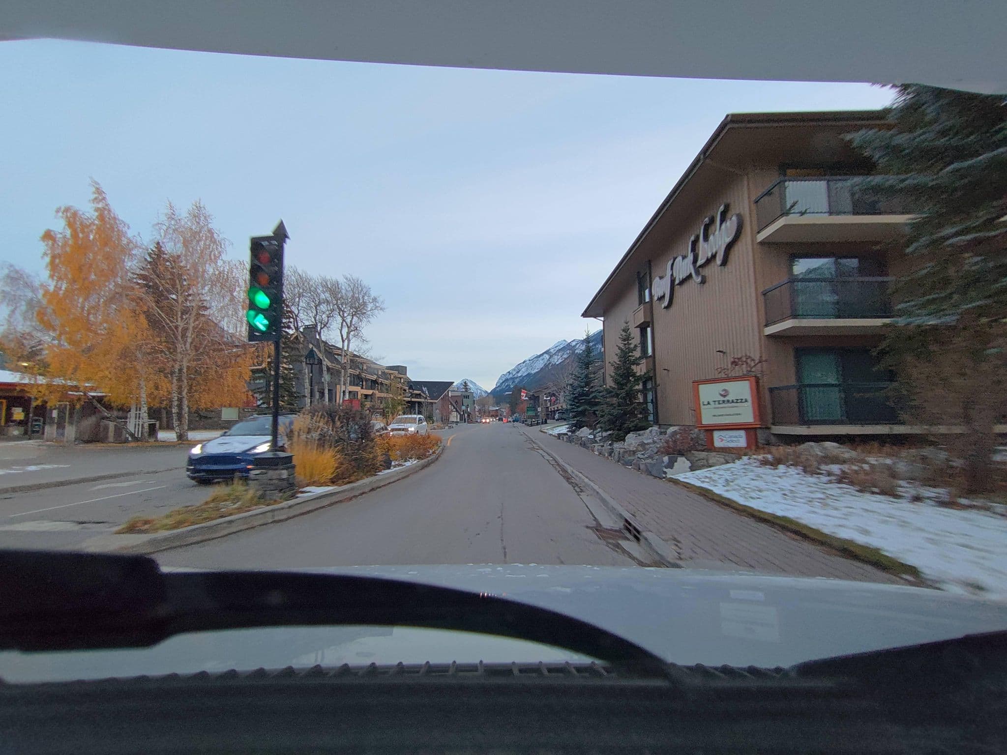 Street view near Best Western Golden, Banff — © kibour (CC BY-SA · Mapillary)