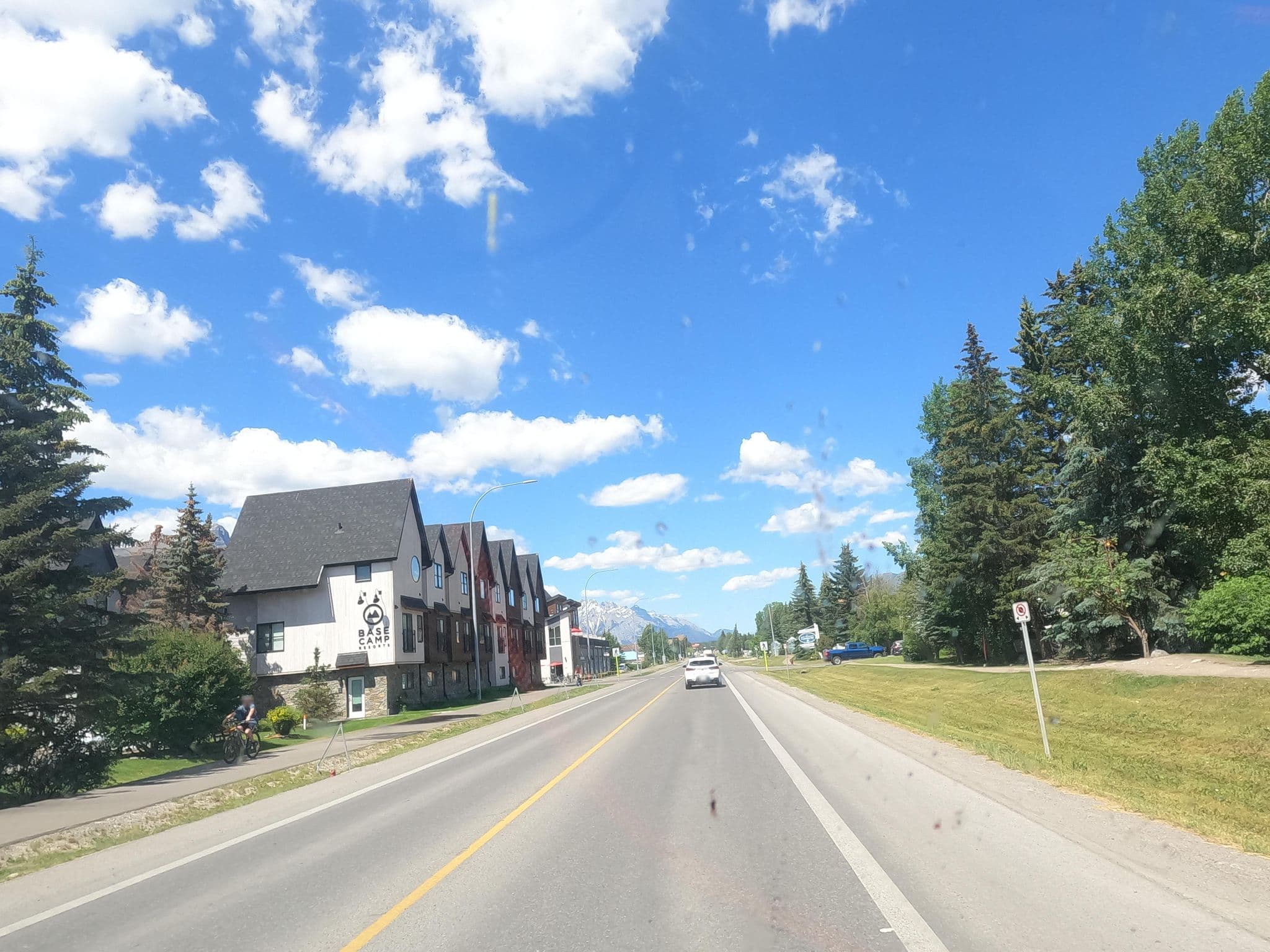 Street view near Paradise Resort, Canmore — © rps333 (CC BY-SA · Mapillary)