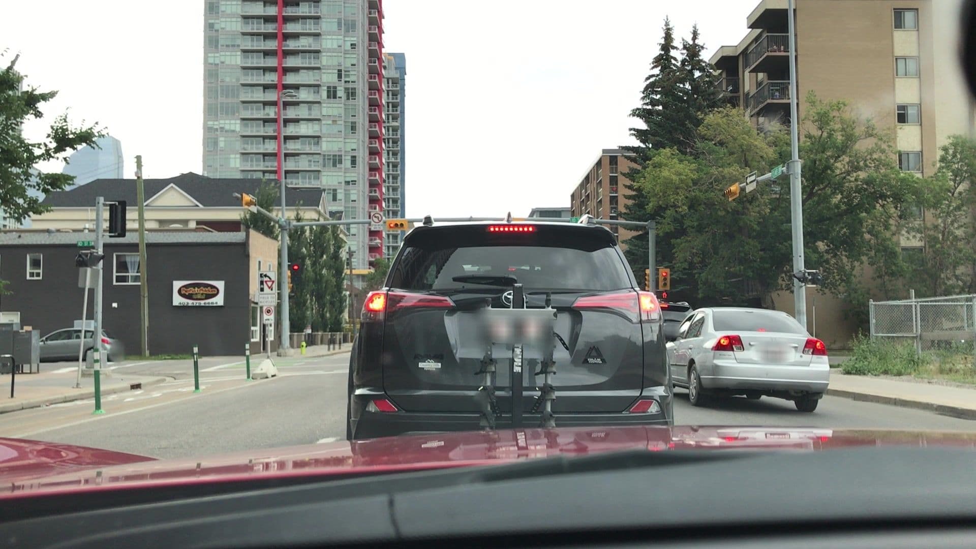 Street view near Luna by O hotel suites, Lower Mount Royal — © lvl5 (CC BY-SA · Mapillary)