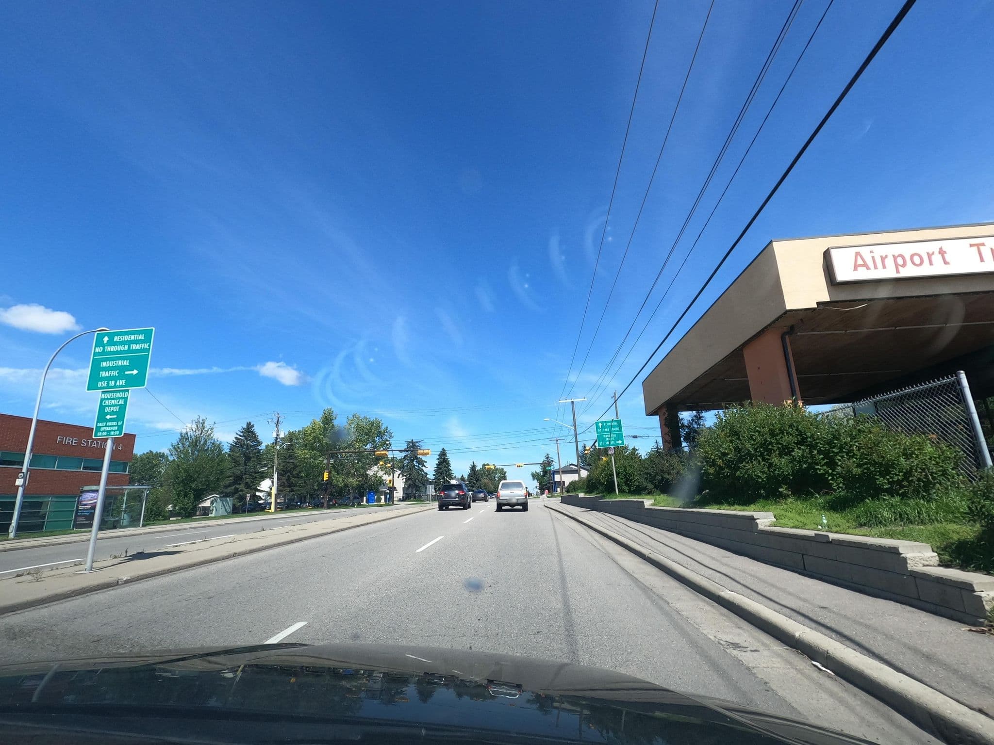Street view near Pointe Inn, Vista Heights — © plan_c (CC BY-SA · Mapillary)