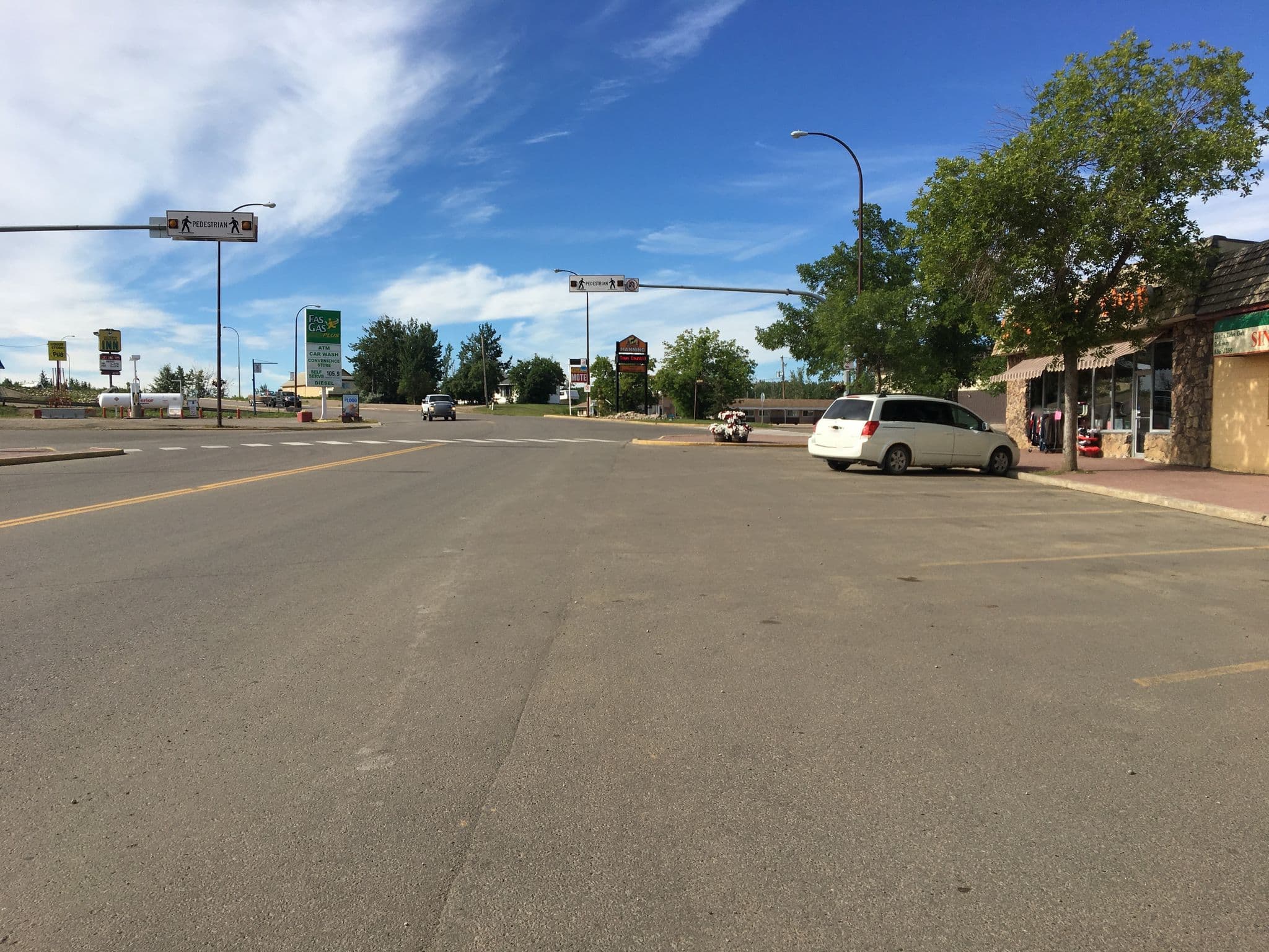 Street view near Grimm's Motel, Manning — © alexthepuffin (CC BY-SA · Mapillary)
