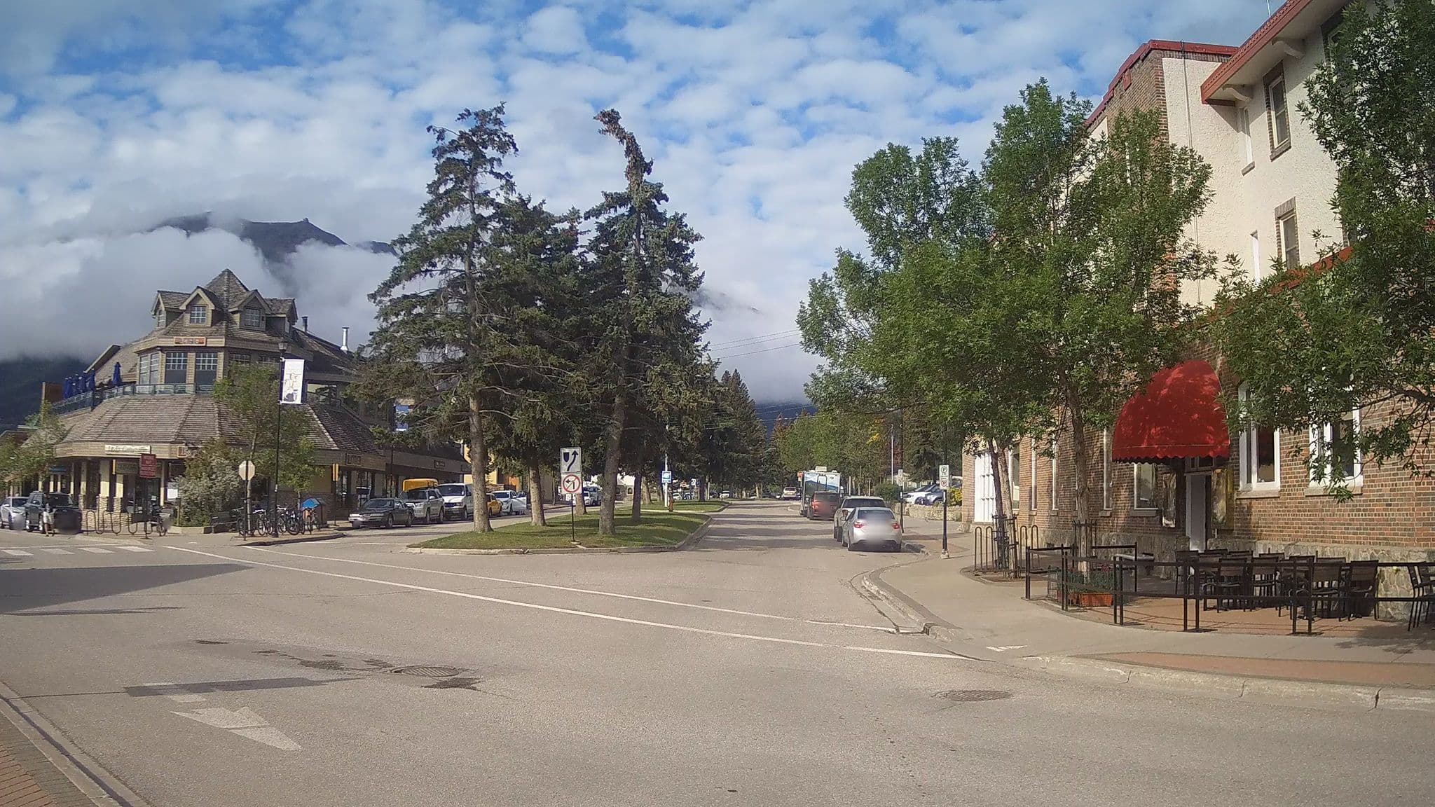 Street view near Glacier International Ltd, Jasper — © rps333 (CC BY-SA · Mapillary)