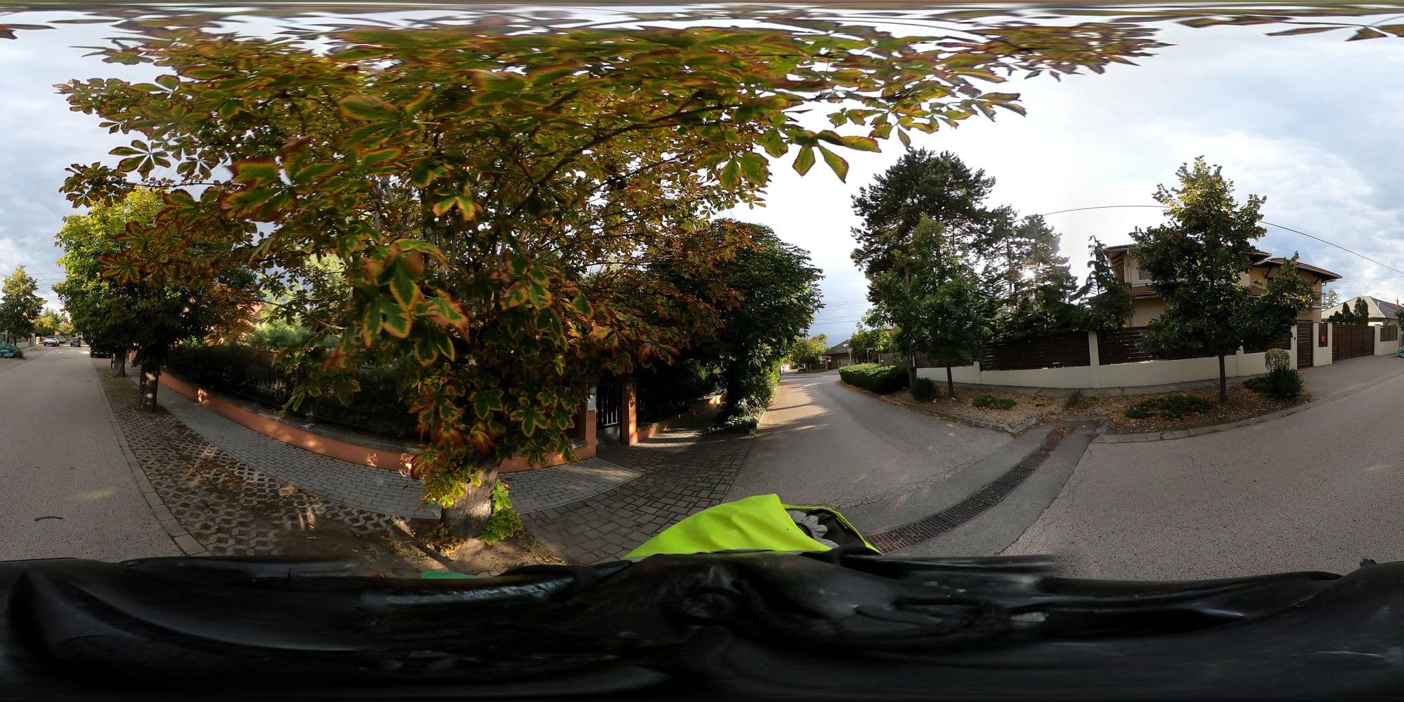 Street view near Kikelet Panzió, Dunakeszi — © grozsa11 (CC BY-SA · Mapillary)