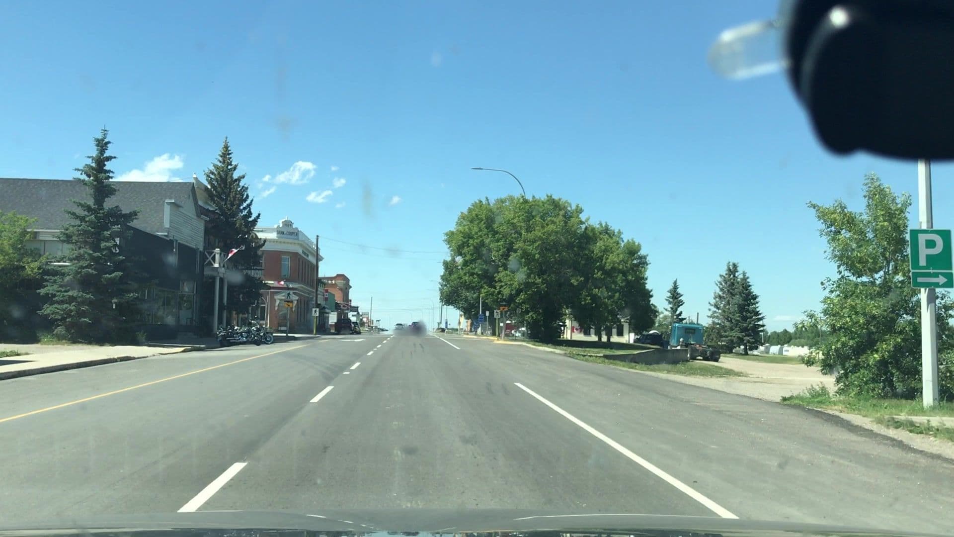Street view near Double D Motel, Nanton — © lvl5 (CC BY-SA · Mapillary)