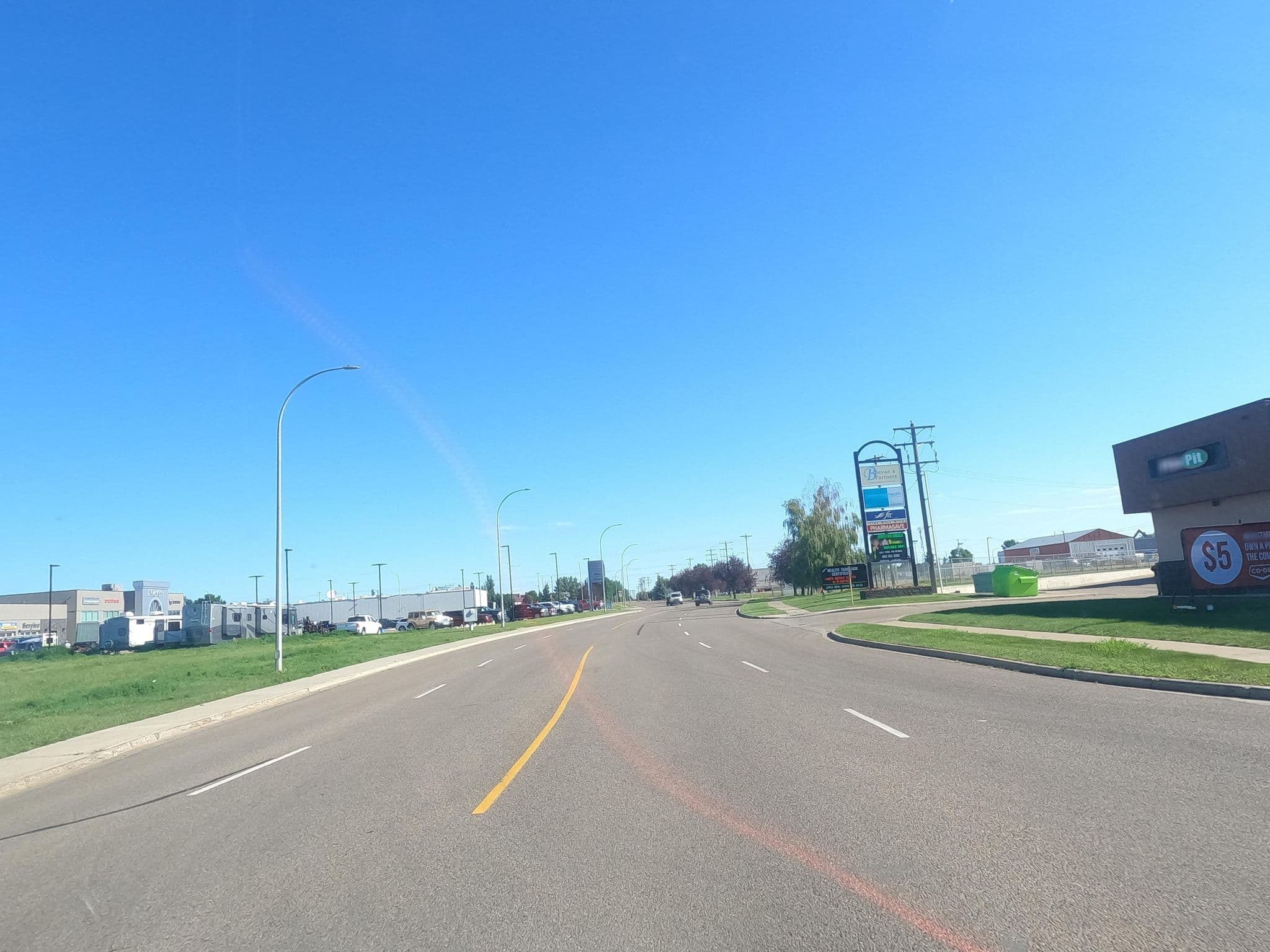 Street view near Yogen Fruz, Brooks — © rps333 (CC BY-SA · Mapillary)
