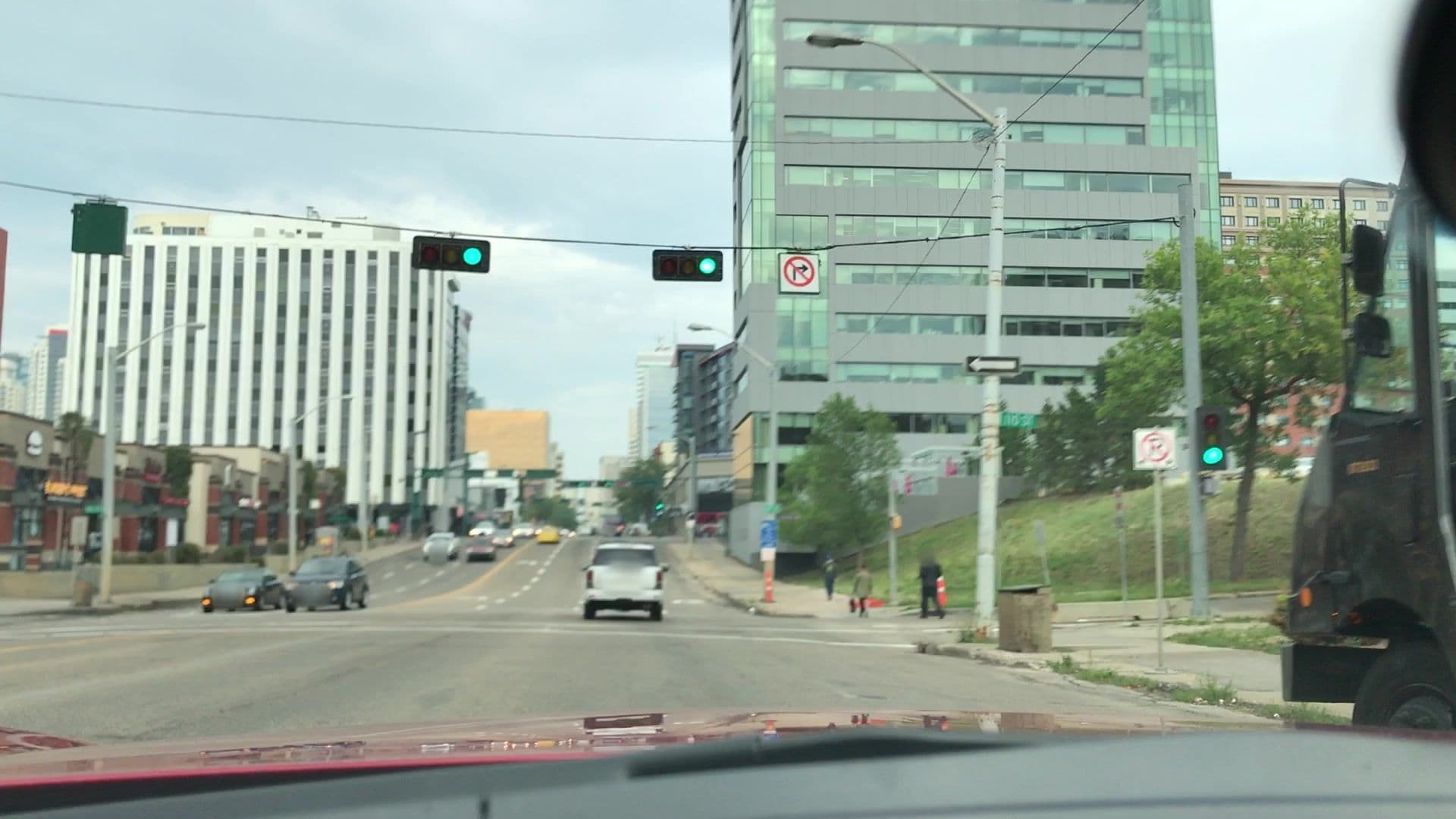 Street view near Canterra Suites Hotel, Downtown — © lvl5 (CC BY-SA · Mapillary)
