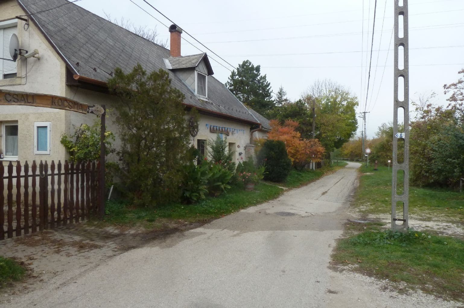 Street view near Fehérvárcsurgói szállás, Fehérvárcsurgó — © izsolt (CC BY-SA · Mapillary)