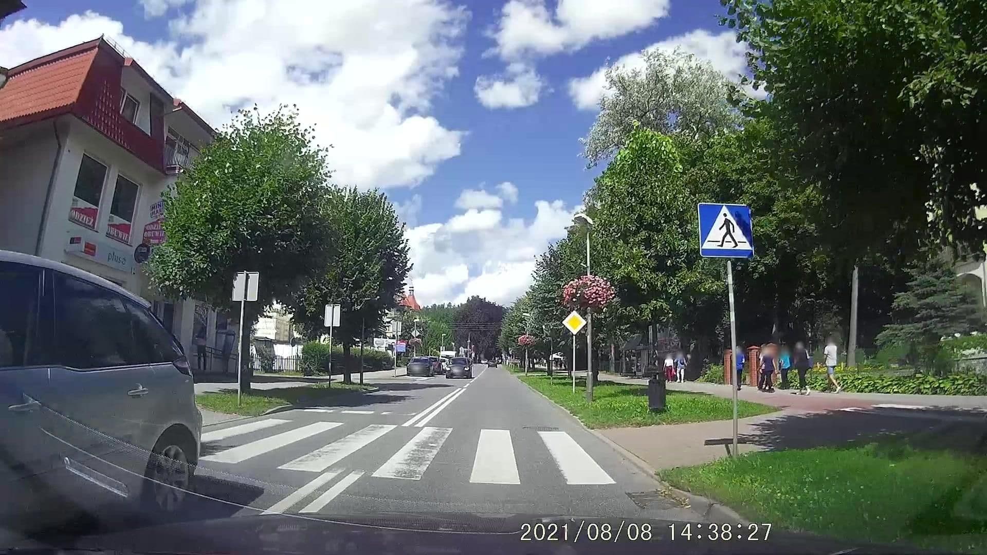 Street view near Apartamenty Rodzinne Zdrojowe, Kudowa-Zdrój — © dasza (CC BY-SA · Mapillary)
