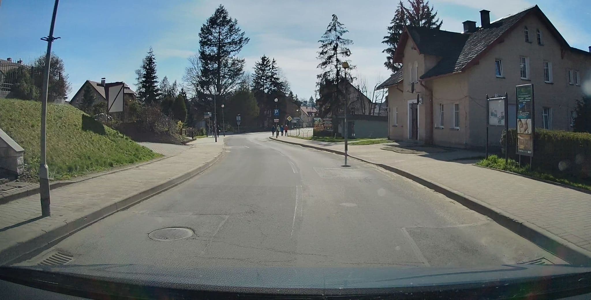 Street view near Willa Wolność, Kudowa-Zdrój — © gpsmapper (CC BY-SA · Mapillary)