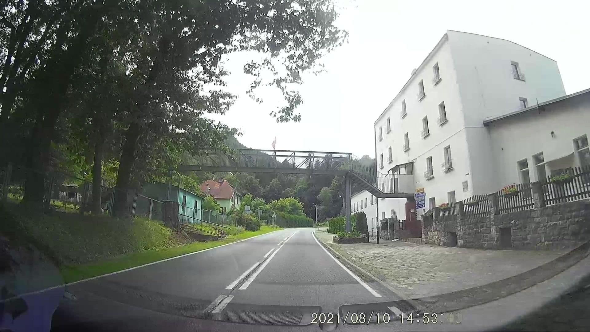 Street view near Ośrodek wypoczynkowo - kolonijny PAFAWAG, Radków — © dasza (CC BY-SA · Mapillary)